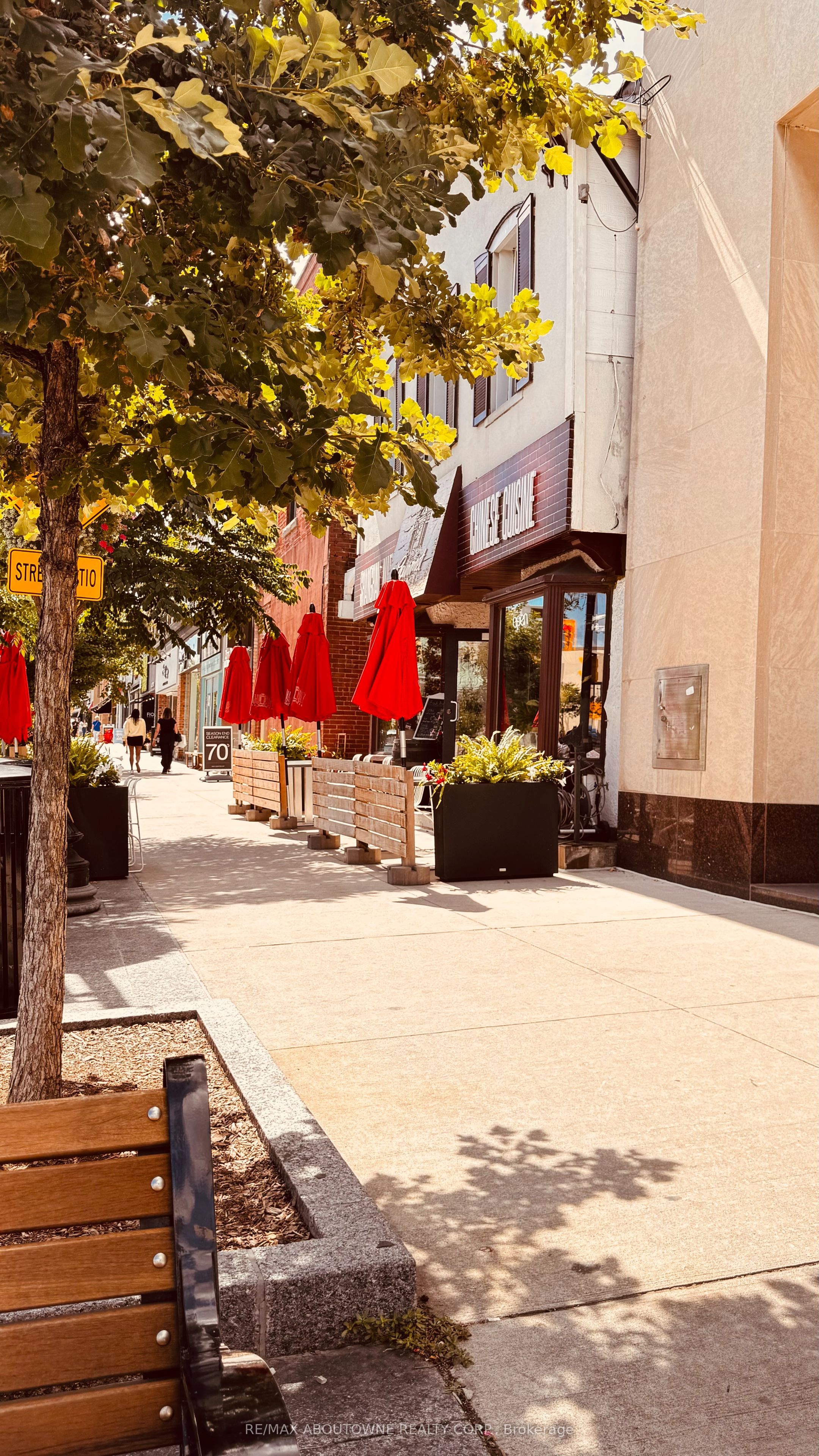 14 – 185 Robinson Street, Oakville ‣ W12475563 14 – 185 Robinson Street, Oakville ‣ W12475563