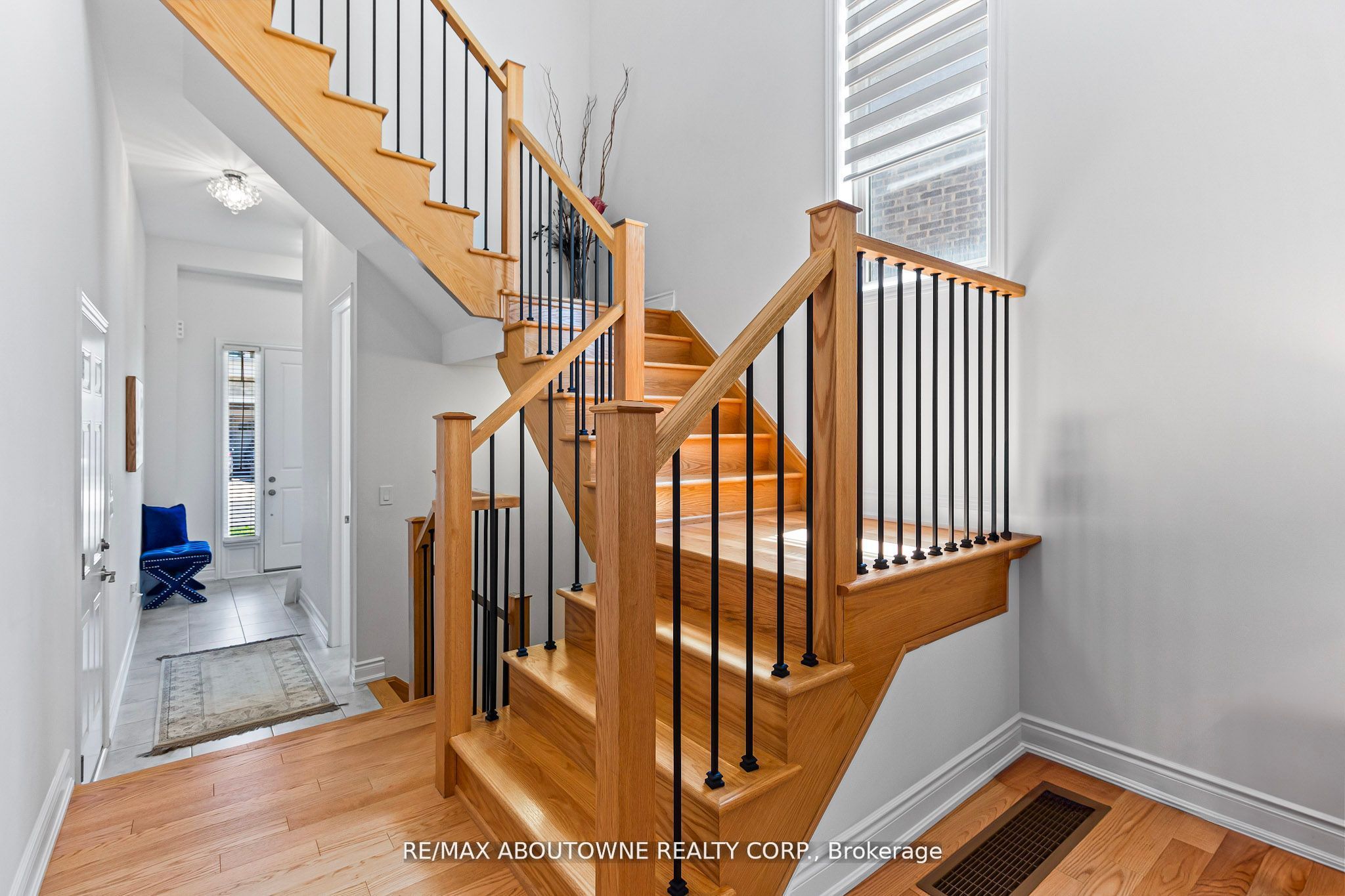 3470 Clayton Trail, Oakville ‣ W12476396 3470 Clayton Trail, Oakville ‣ W12476396