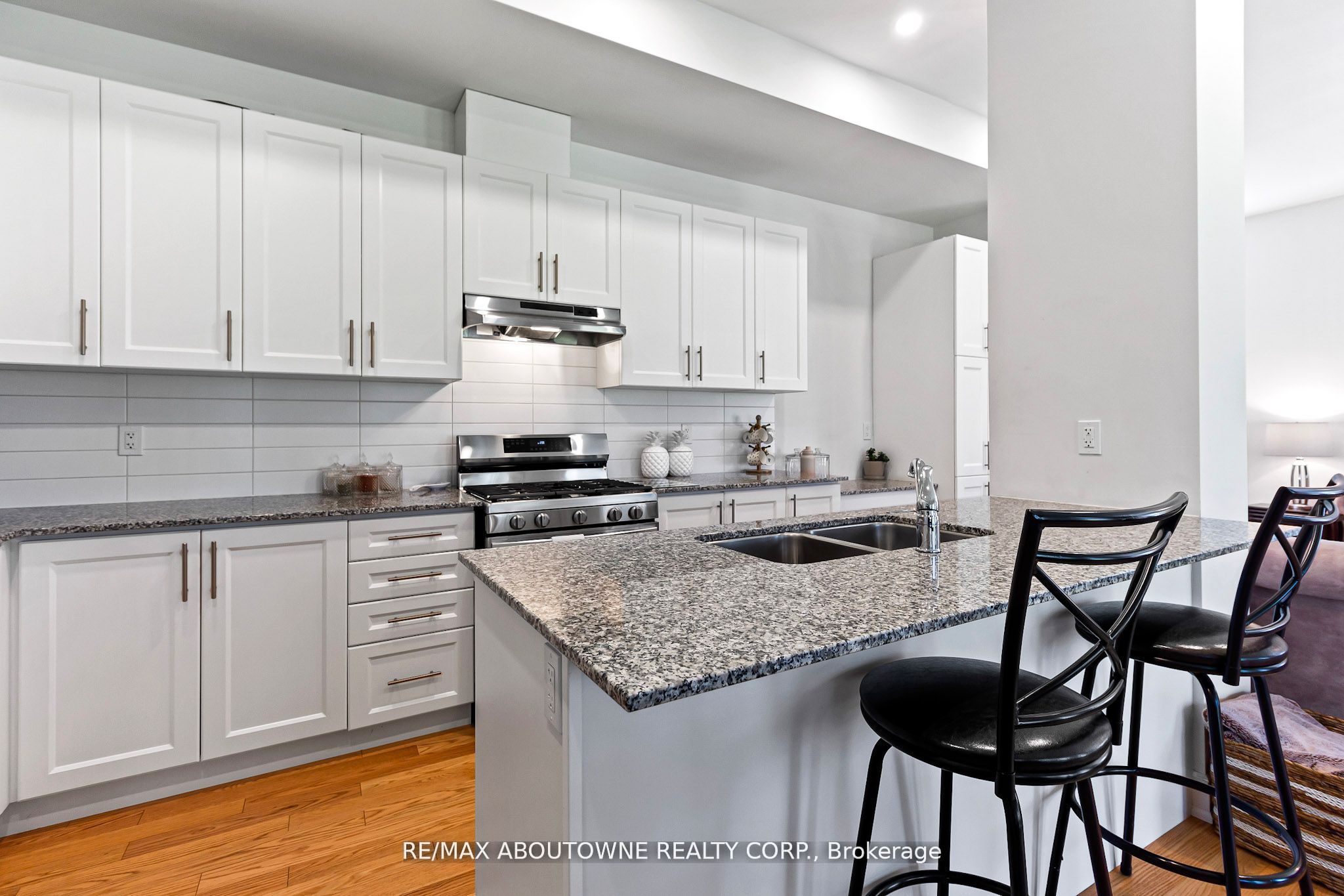 3470 Clayton Trail, Oakville ‣ W12476396 3470 Clayton Trail, Oakville ‣ W12476396