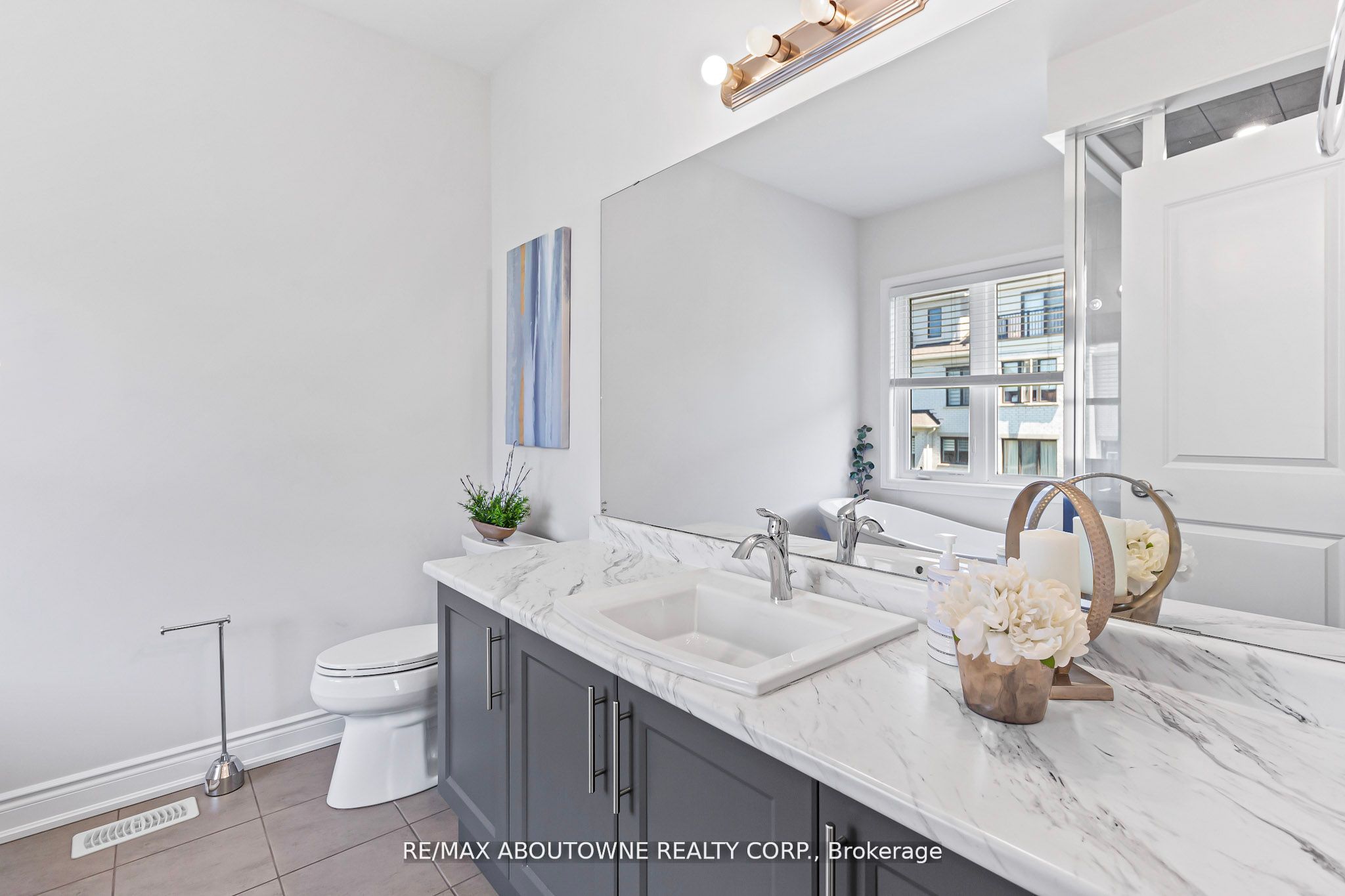 3470 Clayton Trail, Oakville ‣ W12476396 3470 Clayton Trail, Oakville ‣ W12476396