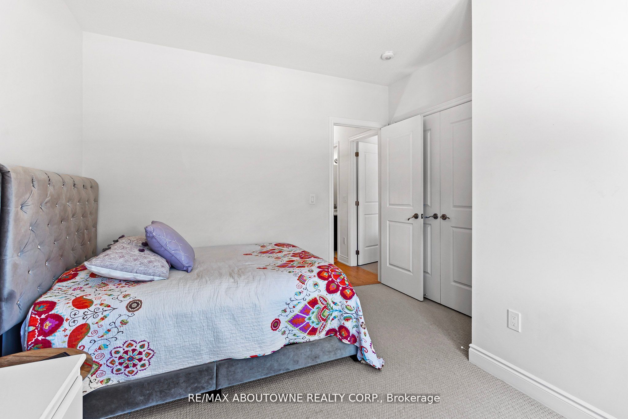 3470 Clayton Trail, Oakville ‣ W12476396 3470 Clayton Trail, Oakville ‣ W12476396