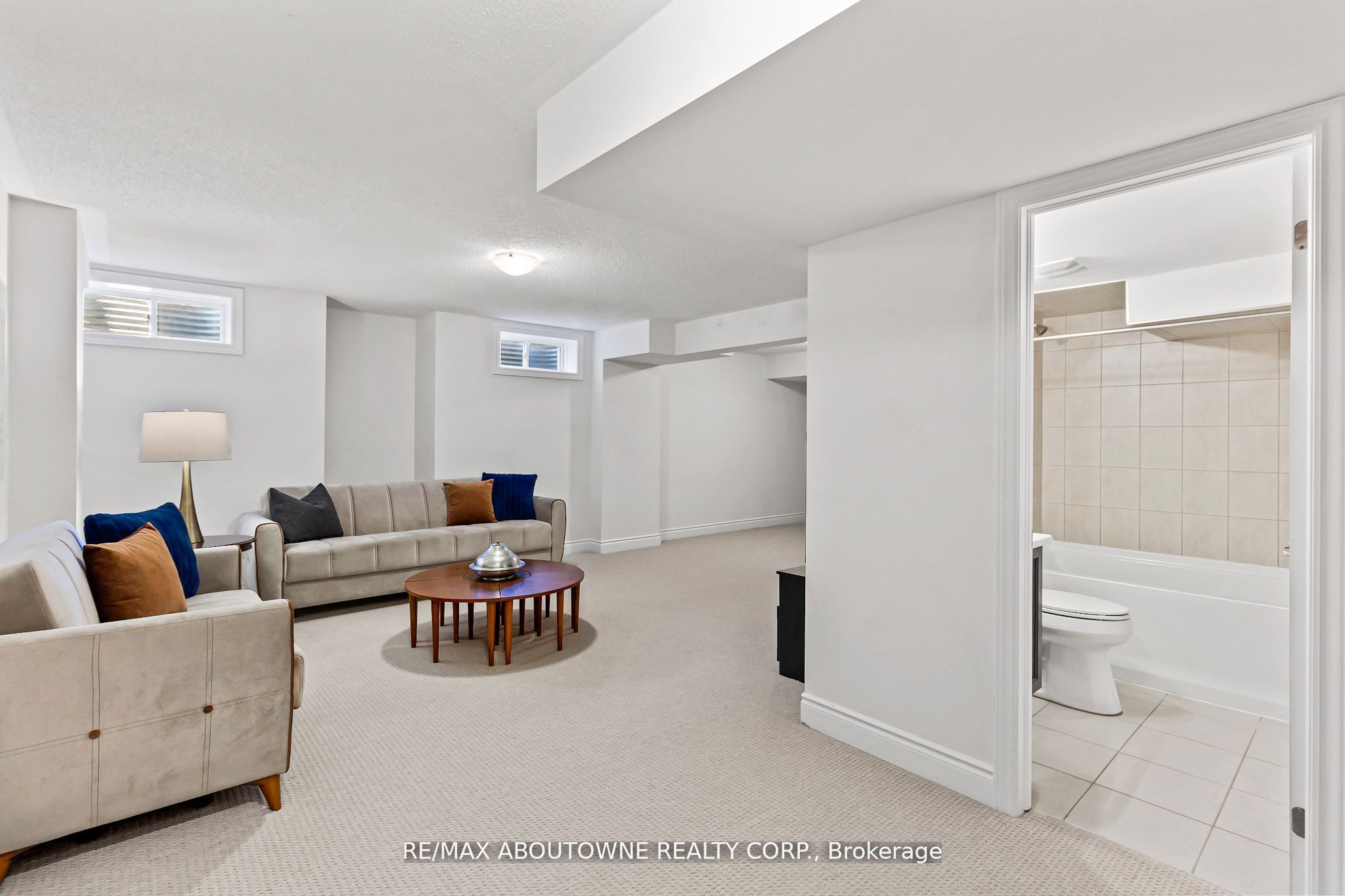 3470 Clayton Trail, Oakville ‣ W12476396 3470 Clayton Trail, Oakville ‣ W12476396