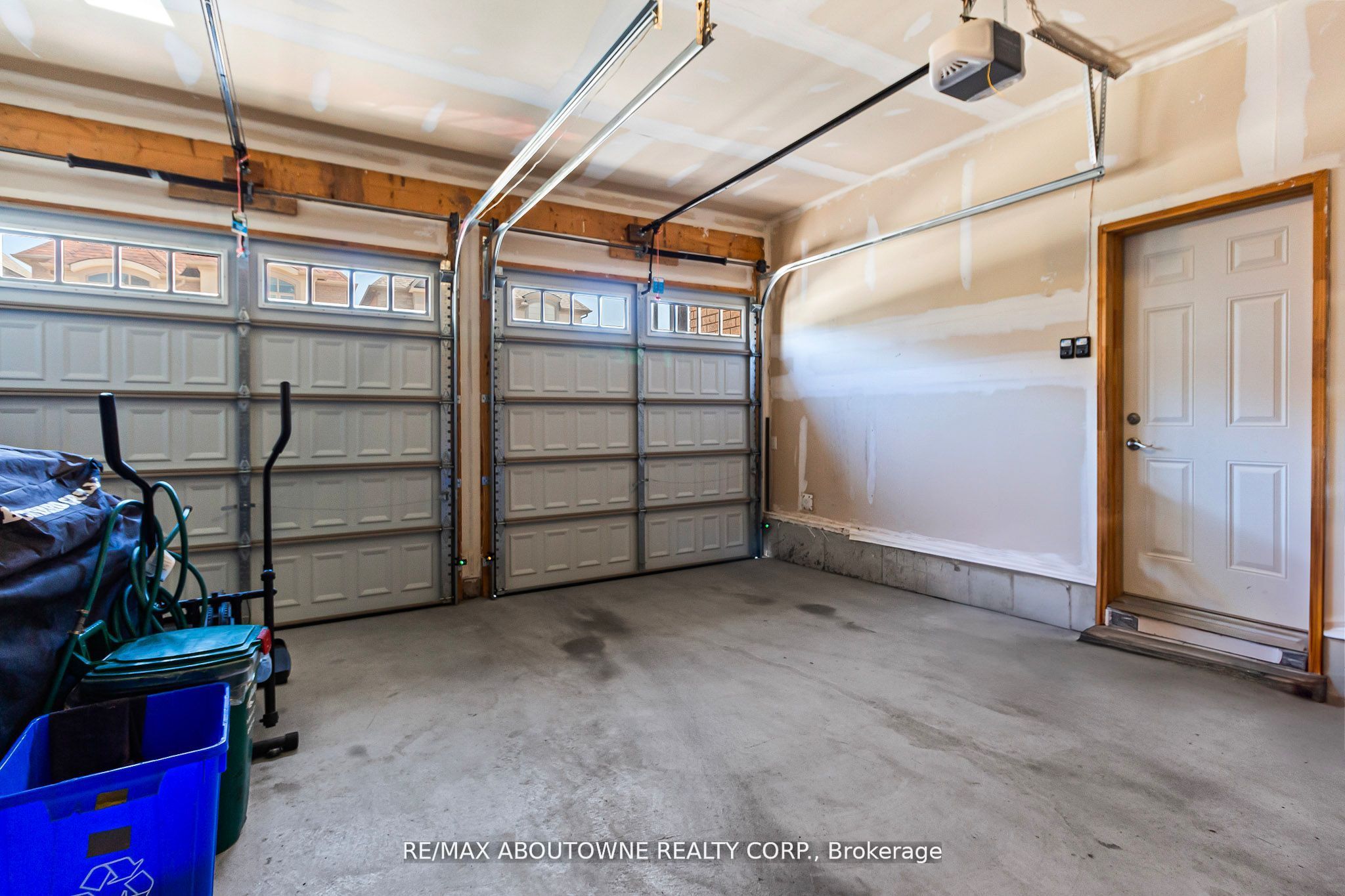 3470 Clayton Trail, Oakville ‣ W12476396 3470 Clayton Trail, Oakville ‣ W12476396