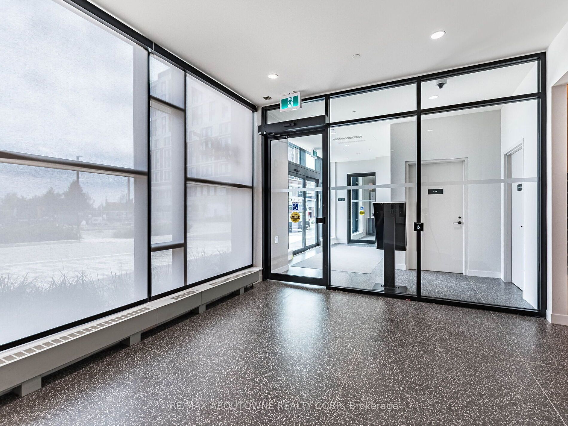 04 – 1495 Eglinton Avenue, Mississauga ‣ W12477030 04 – 1495 Eglinton Avenue, Mississauga ‣ W12477030