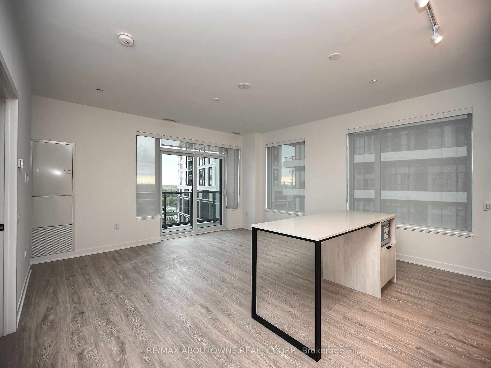 04 – 1495 Eglinton Avenue, Mississauga ‣ W12477030 04 – 1495 Eglinton Avenue, Mississauga ‣ W12477030