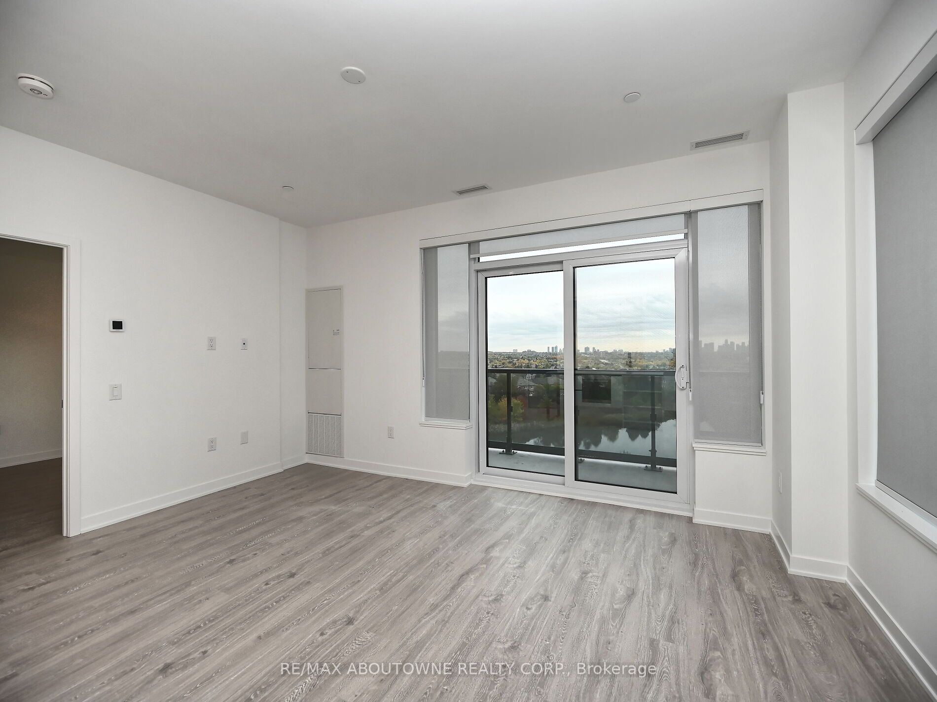 04 – 1495 Eglinton Avenue, Mississauga ‣ W12477030 04 – 1495 Eglinton Avenue, Mississauga ‣ W12477030