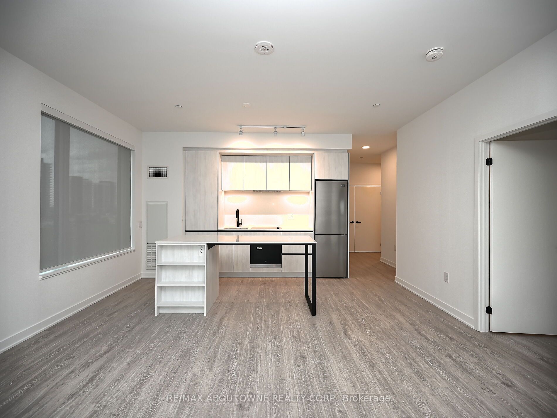 04 – 1495 Eglinton Avenue, Mississauga ‣ W12477030 04 – 1495 Eglinton Avenue, Mississauga ‣ W12477030