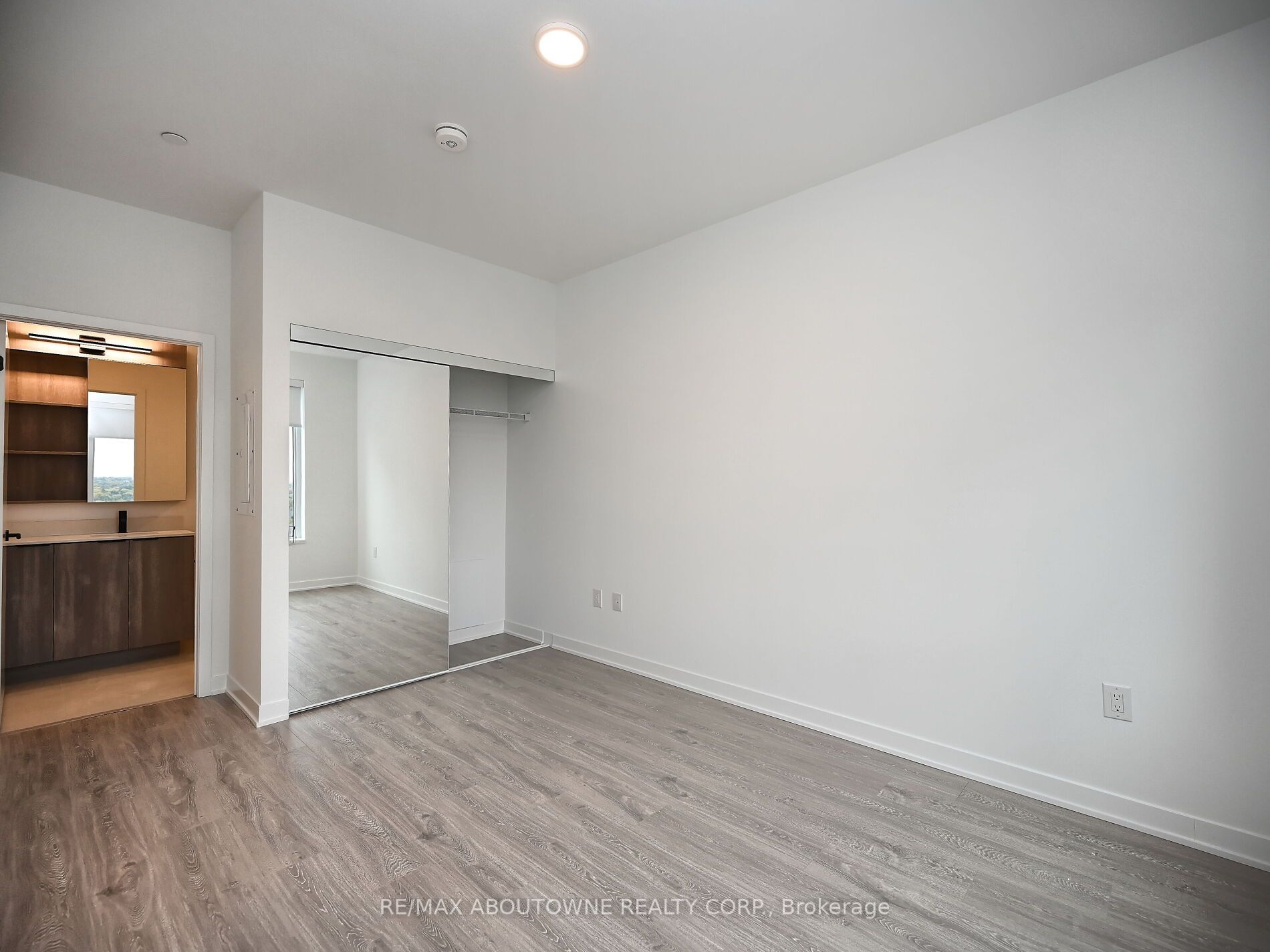 04 – 1495 Eglinton Avenue, Mississauga ‣ W12477030 04 – 1495 Eglinton Avenue, Mississauga ‣ W12477030