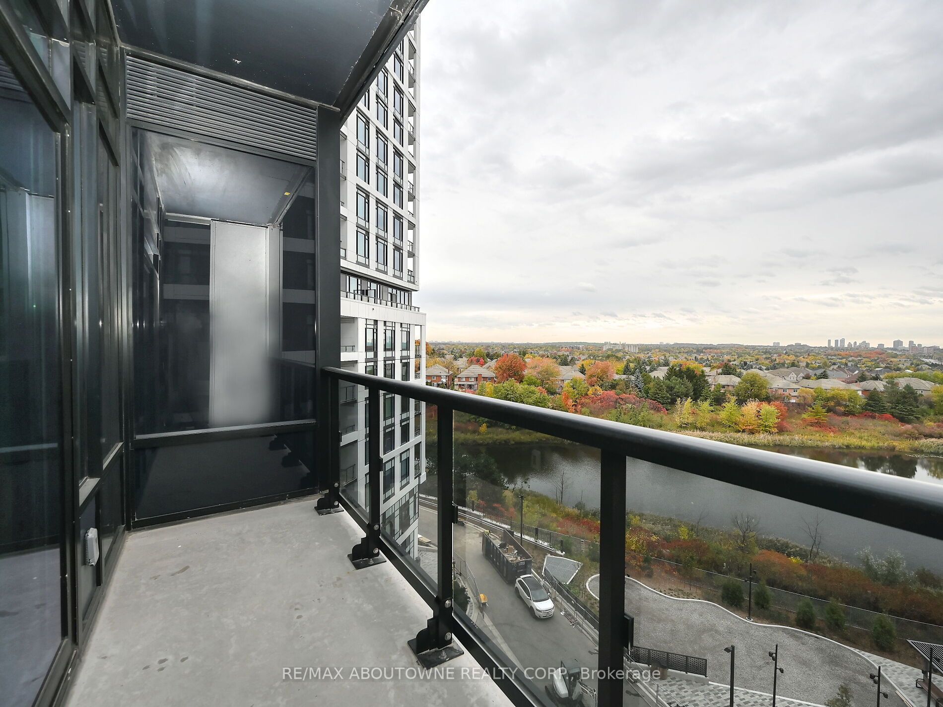 04 – 1495 Eglinton Avenue, Mississauga ‣ W12477030 04 – 1495 Eglinton Avenue, Mississauga ‣ W12477030