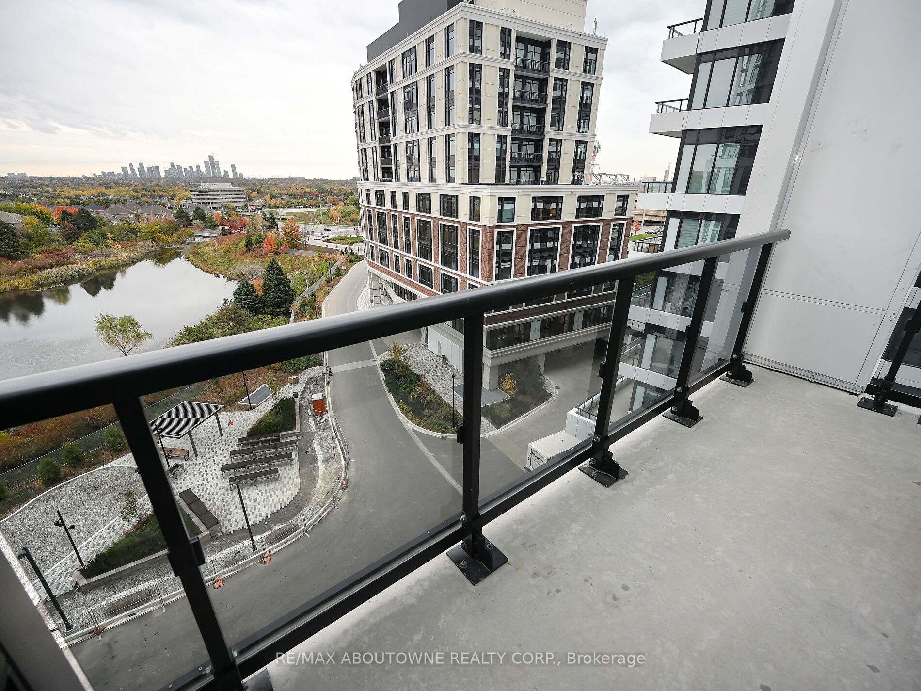 04 – 1495 Eglinton Avenue, Mississauga ‣ W12477030 04 – 1495 Eglinton Avenue, Mississauga ‣ W12477030