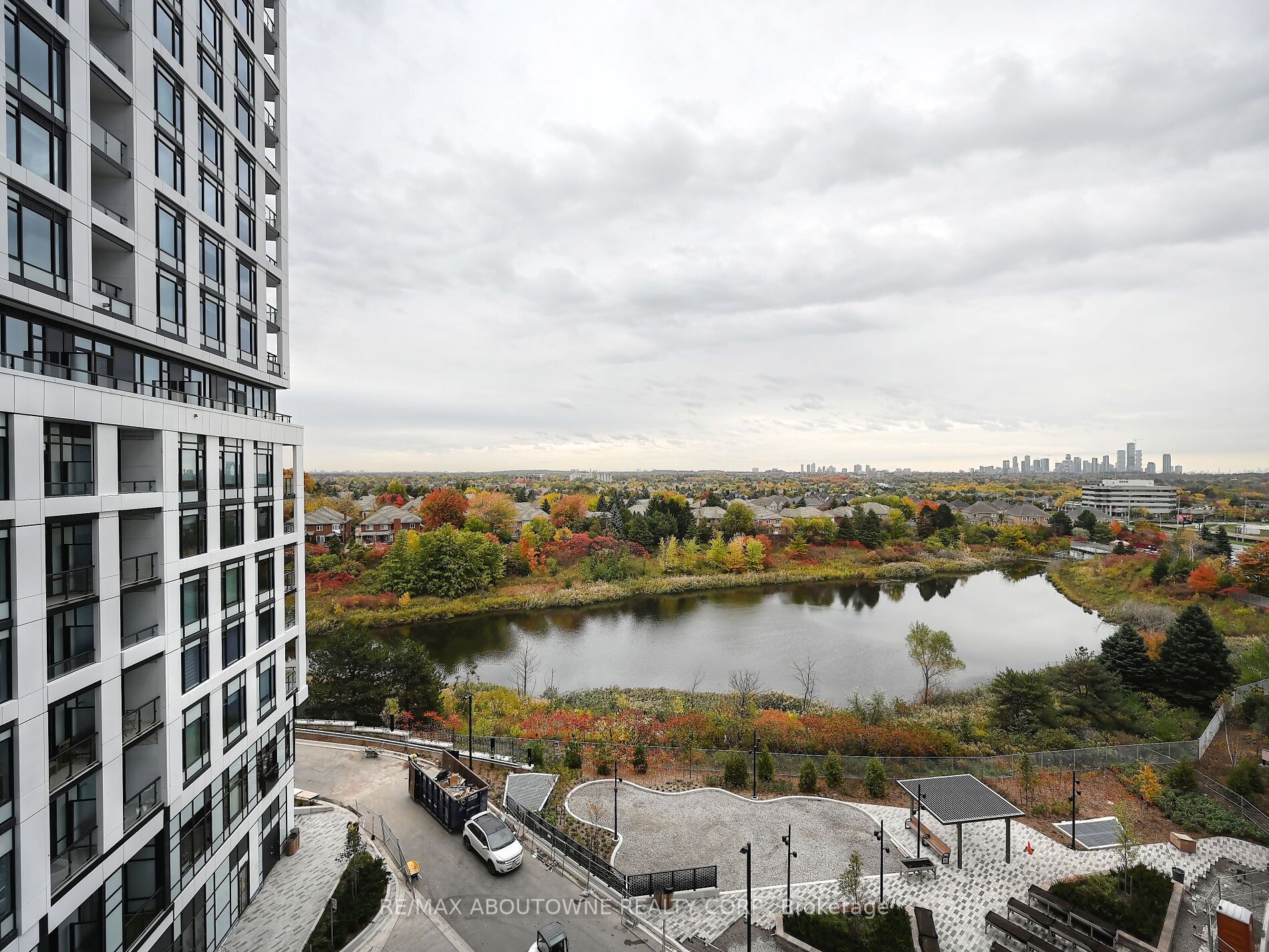 04 – 1495 Eglinton Avenue, Mississauga ‣ W12477030 04 – 1495 Eglinton Avenue, Mississauga ‣ W12477030