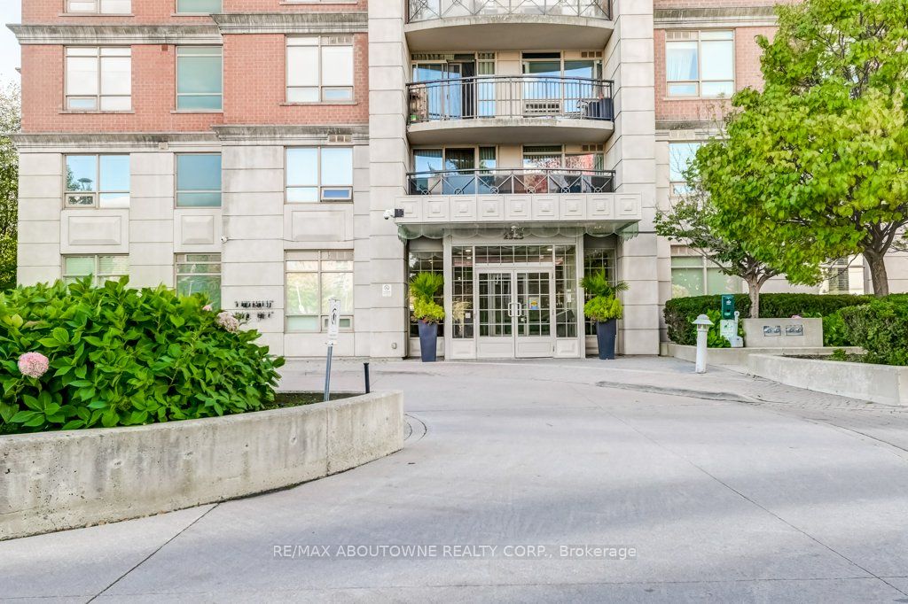 5 – 2325 Central Park Drive, Oakville ‣ W12477053 5 – 2325 Central Park Drive, Oakville ‣ W12477053