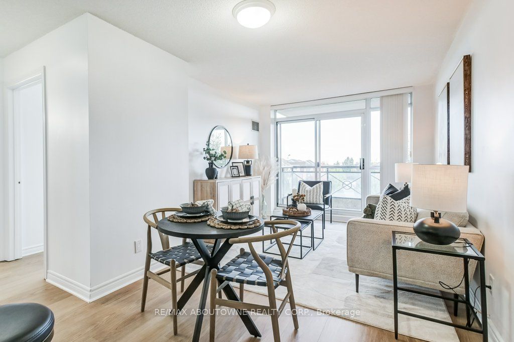 5 – 2325 Central Park Drive, Oakville ‣ W12477053 5 – 2325 Central Park Drive, Oakville ‣ W12477053