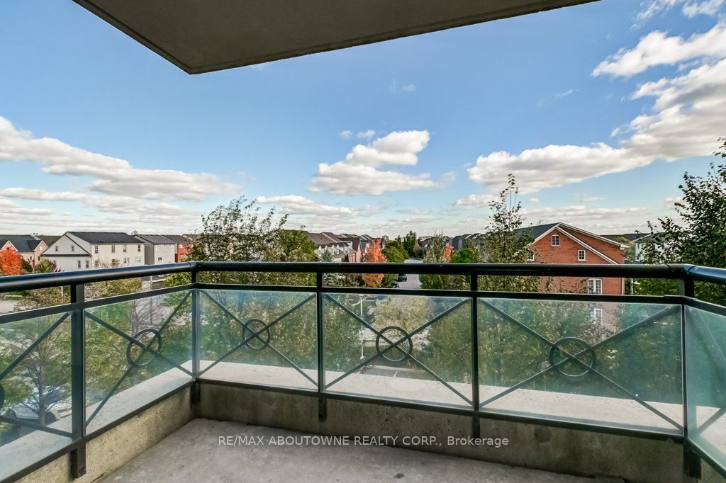 5 – 2325 Central Park Drive, Oakville ‣ W12477053 5 – 2325 Central Park Drive, Oakville ‣ W12477053