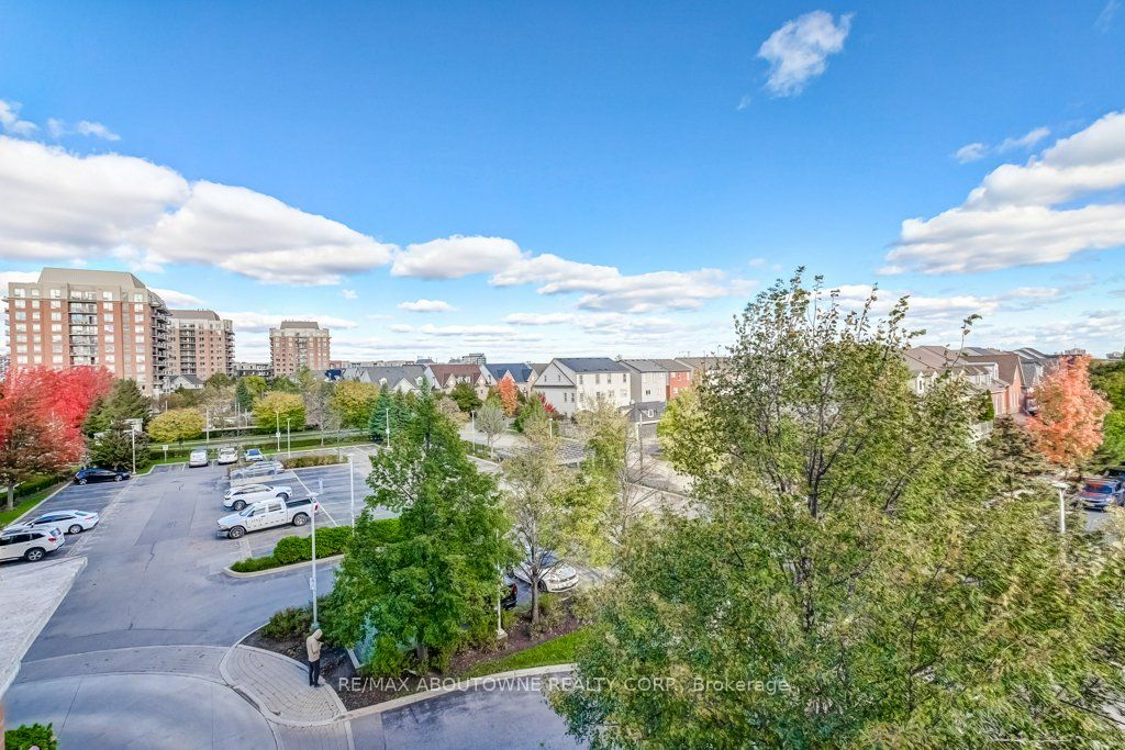 5 – 2325 Central Park Drive, Oakville ‣ W12477053 5 – 2325 Central Park Drive, Oakville ‣ W12477053
