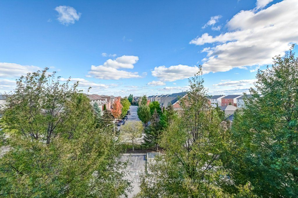 5 – 2325 Central Park Drive, Oakville ‣ W12477053 5 – 2325 Central Park Drive, Oakville ‣ W12477053