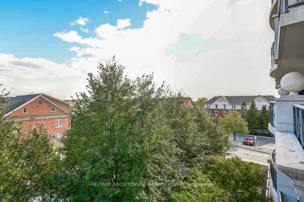 5 – 2325 Central Park Drive, Oakville ‣ W12477053 5 – 2325 Central Park Drive, Oakville ‣ W12477053