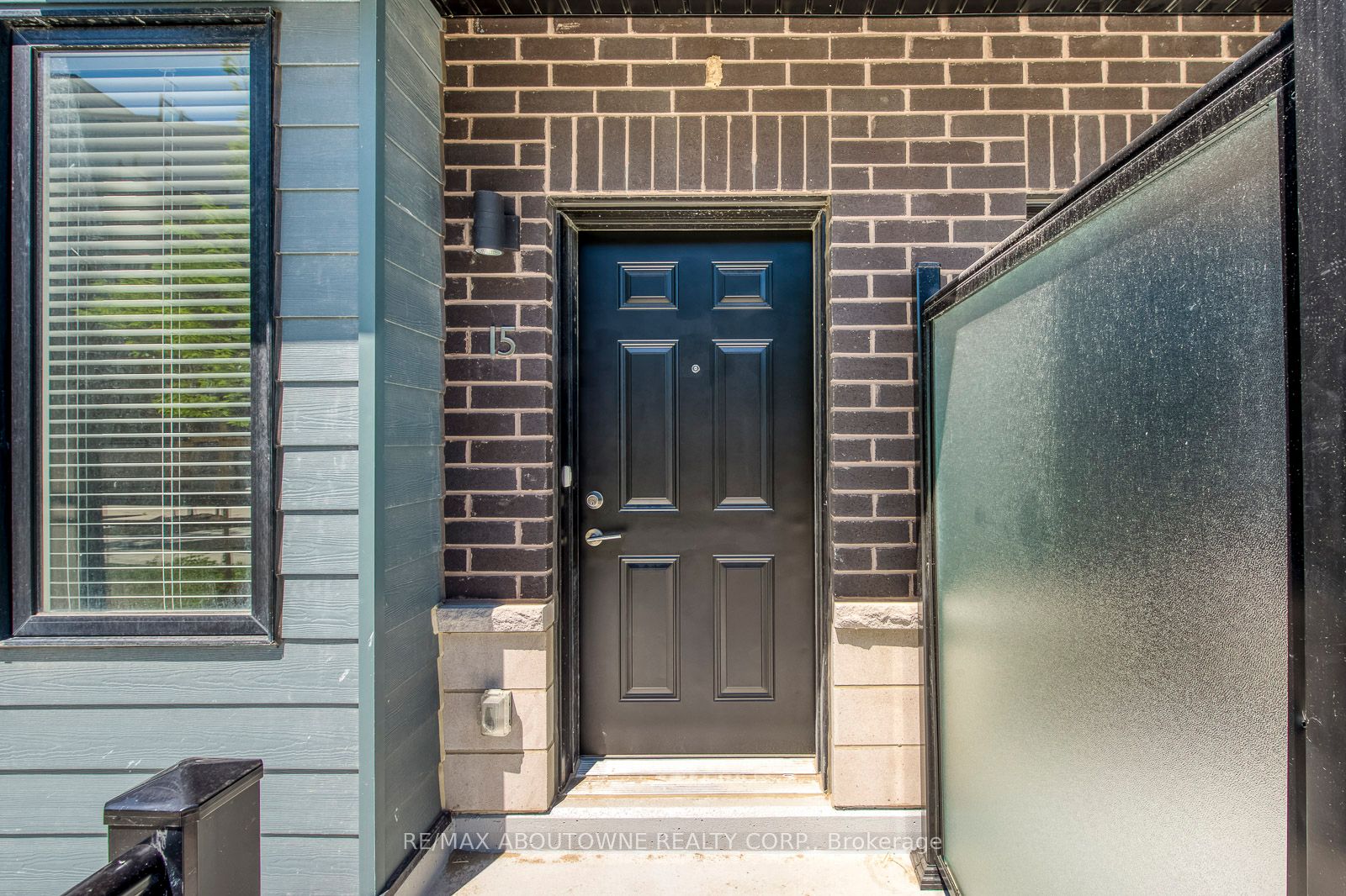 15 – 2212 Bromsgrove Road, Mississauga ‣ W12477067 15 – 2212 Bromsgrove Road, Mississauga ‣ W12477067