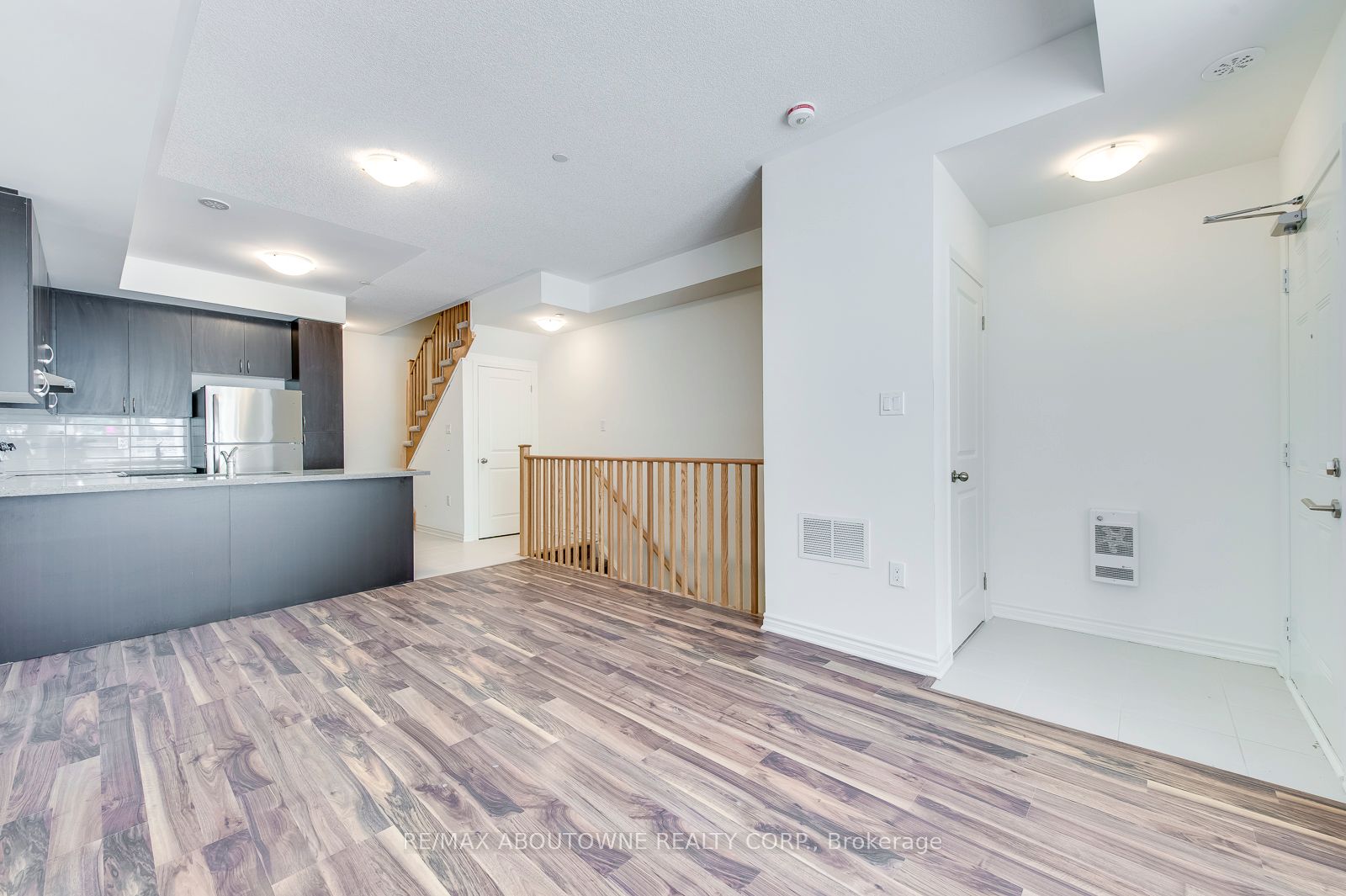 15 – 2212 Bromsgrove Road, Mississauga ‣ W12477067 15 – 2212 Bromsgrove Road, Mississauga ‣ W12477067