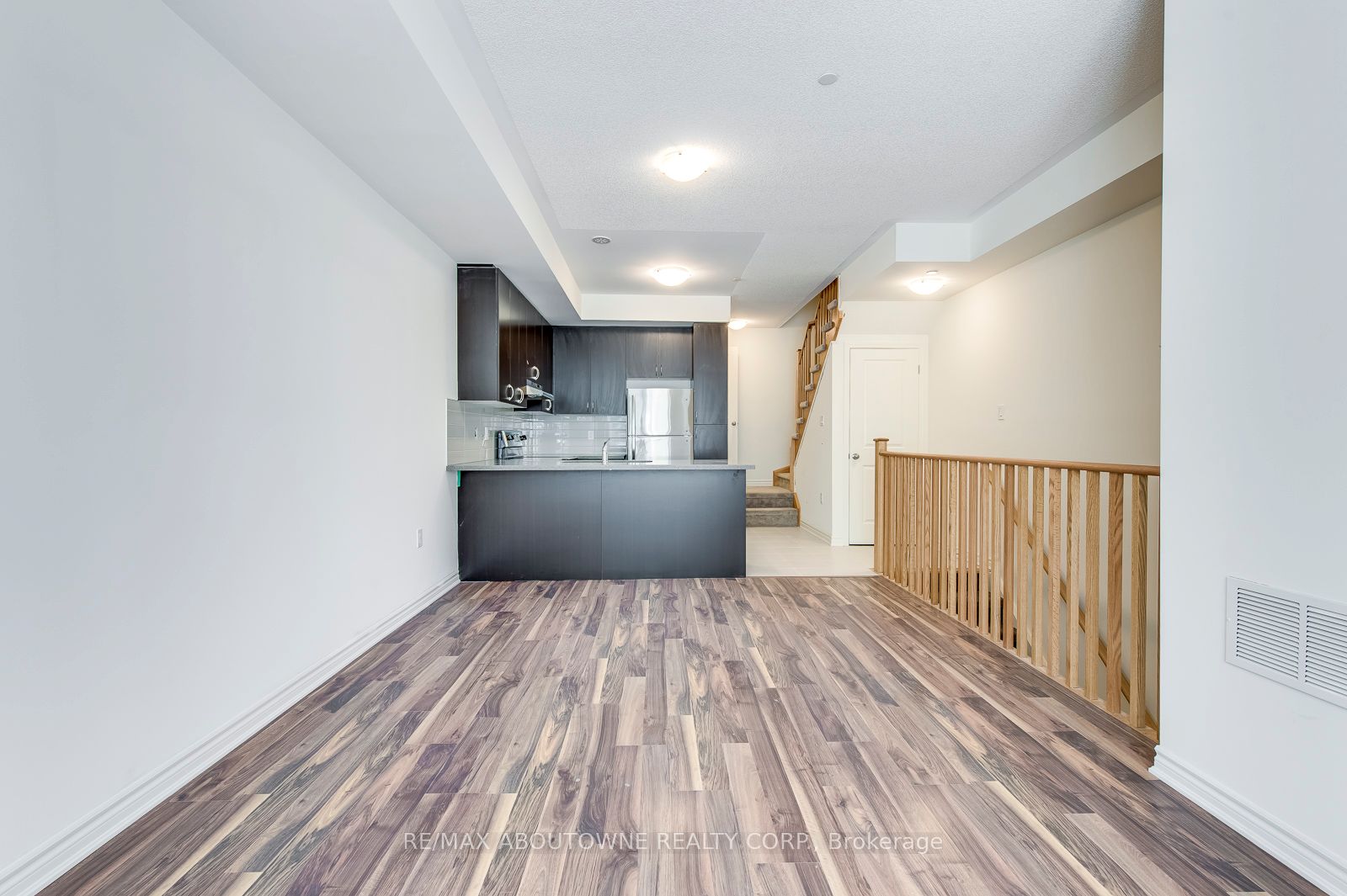 15 – 2212 Bromsgrove Road, Mississauga ‣ W12477067 15 – 2212 Bromsgrove Road, Mississauga ‣ W12477067