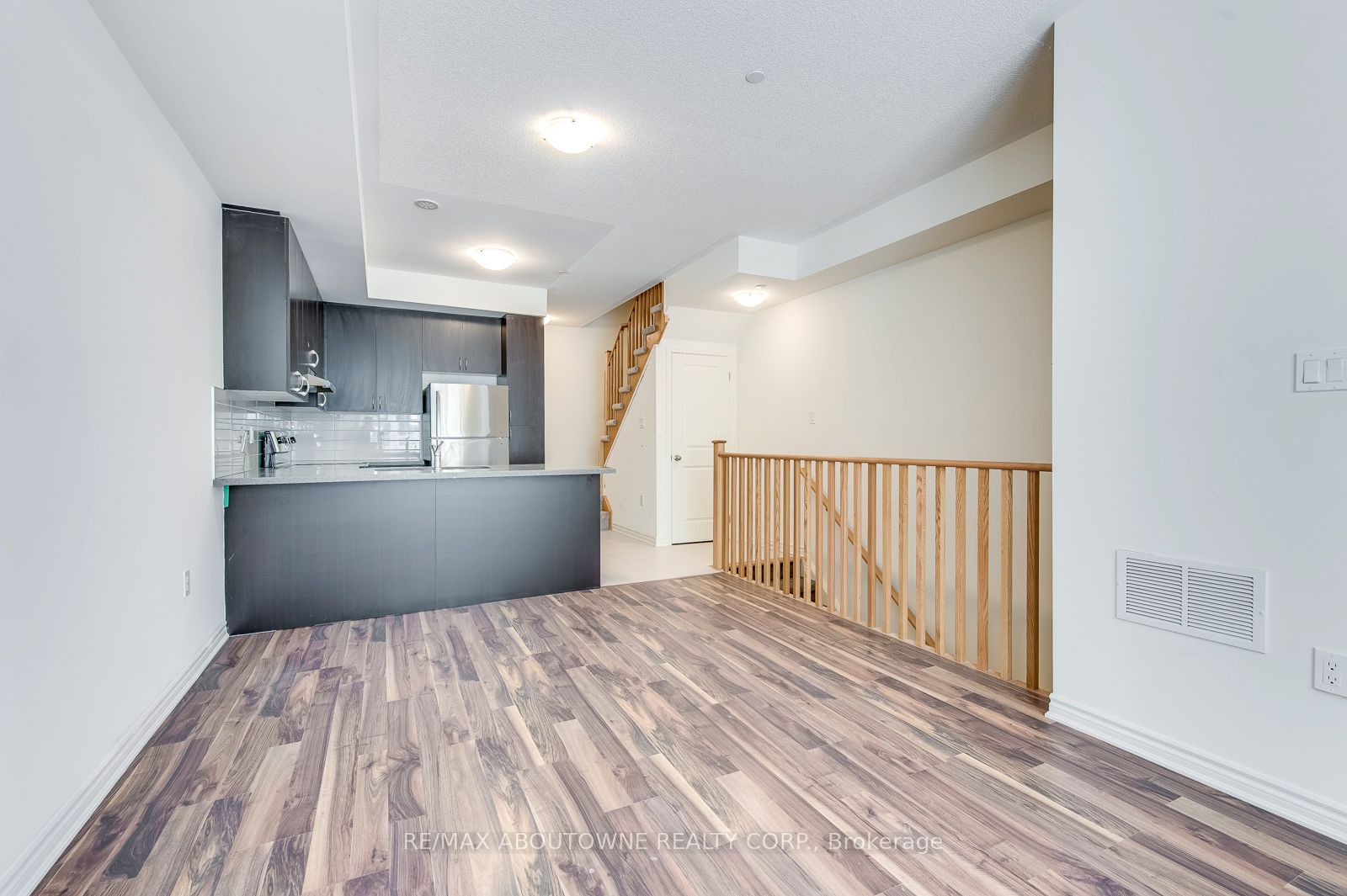 15 – 2212 Bromsgrove Road, Mississauga ‣ W12477067 15 – 2212 Bromsgrove Road, Mississauga ‣ W12477067