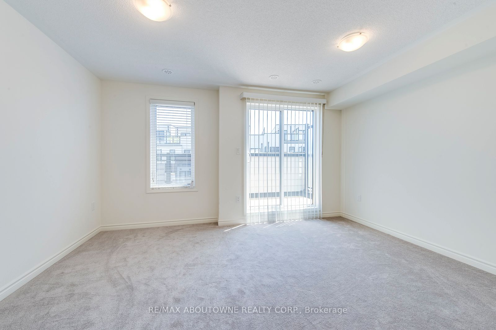 15 – 2212 Bromsgrove Road, Mississauga ‣ W12477067 15 – 2212 Bromsgrove Road, Mississauga ‣ W12477067