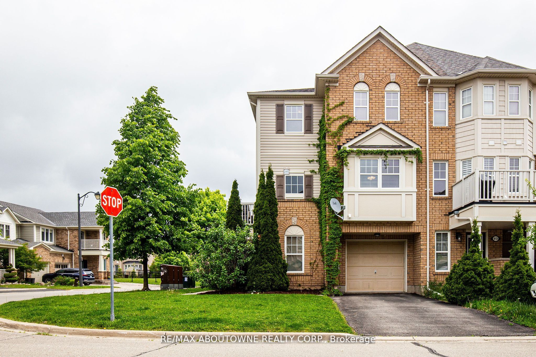 911 Deverell Place, Milton ‣ W12478073 911 Deverell Place, Milton ‣ W12478073