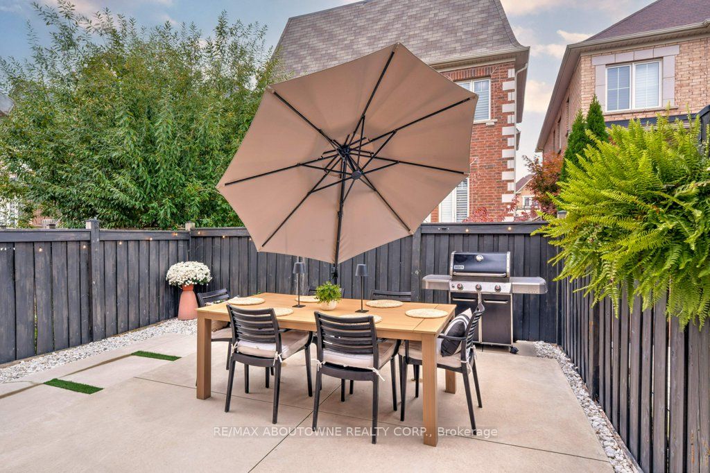 231 Sarah Cline Drive, Oakville ‣ W12478306 231 Sarah Cline Drive, Oakville ‣ W12478306