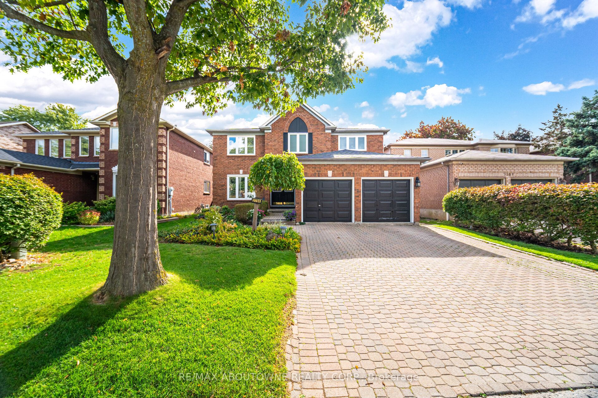 3704 Ketchum Court, Mississauga ‣ W12480590 3704 Ketchum Court, Mississauga ‣ W12480590