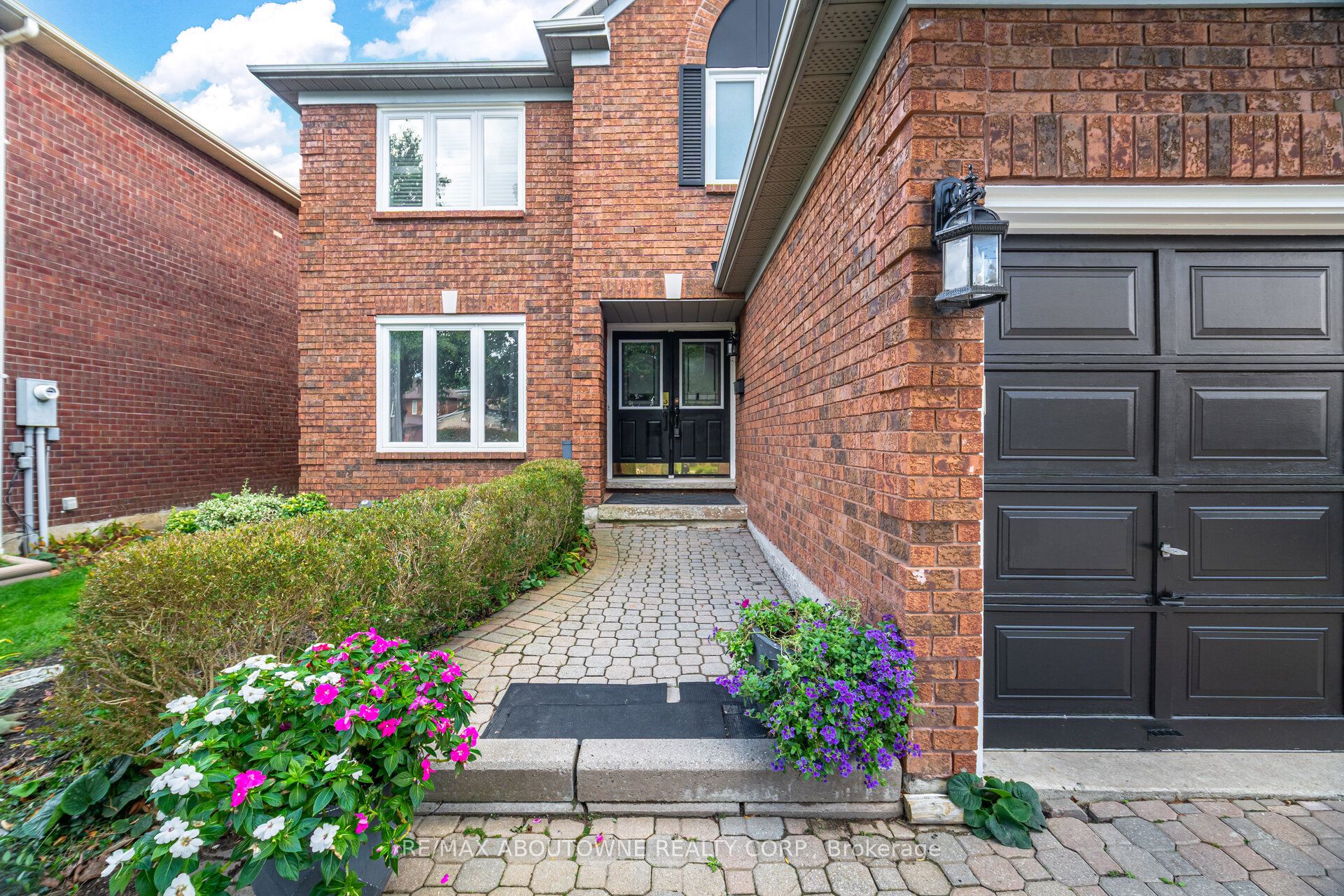 3704 Ketchum Court, Mississauga ‣ W12480590 3704 Ketchum Court, Mississauga ‣ W12480590