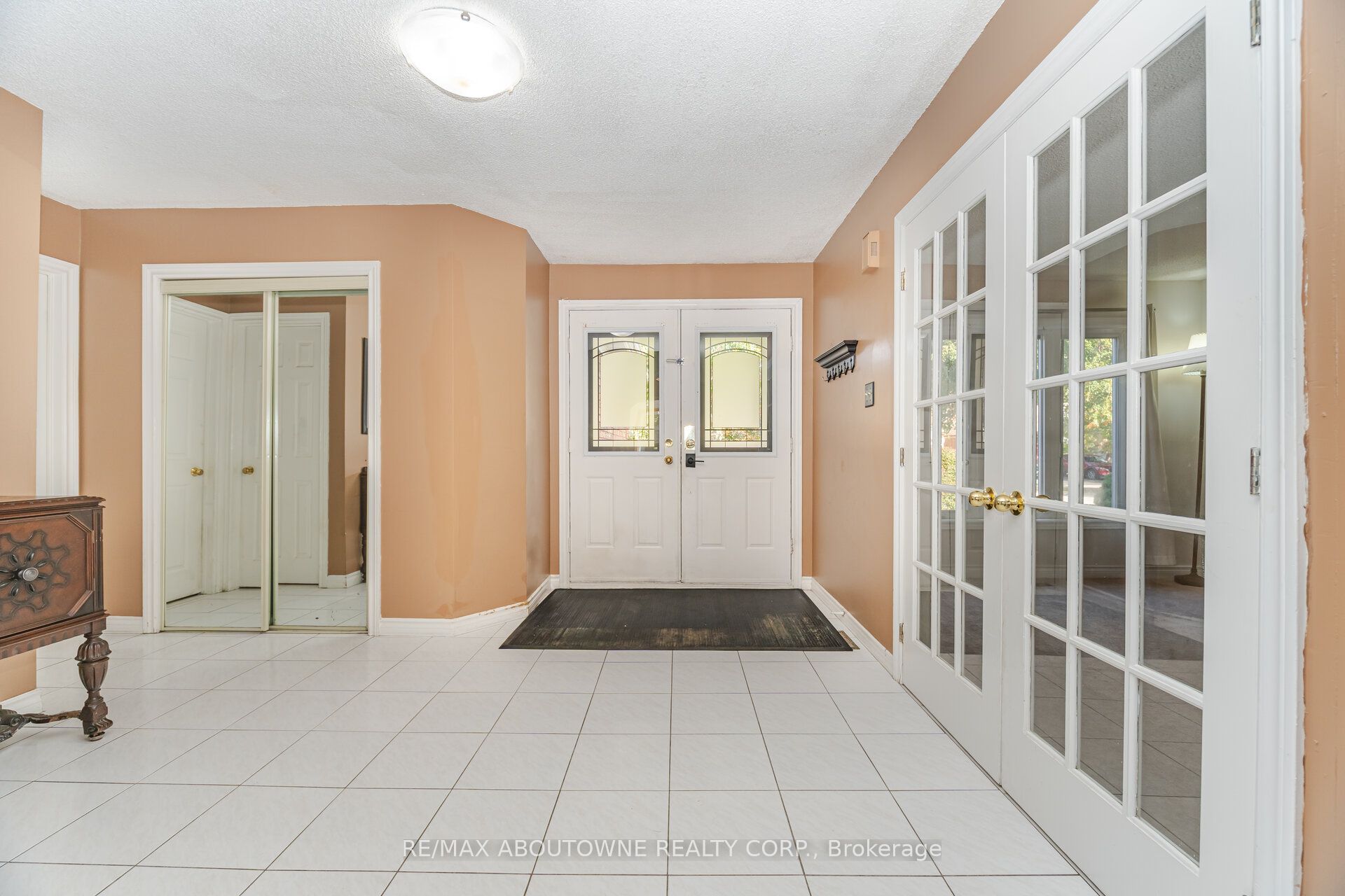 3704 Ketchum Court, Mississauga ‣ W12480590 3704 Ketchum Court, Mississauga ‣ W12480590
