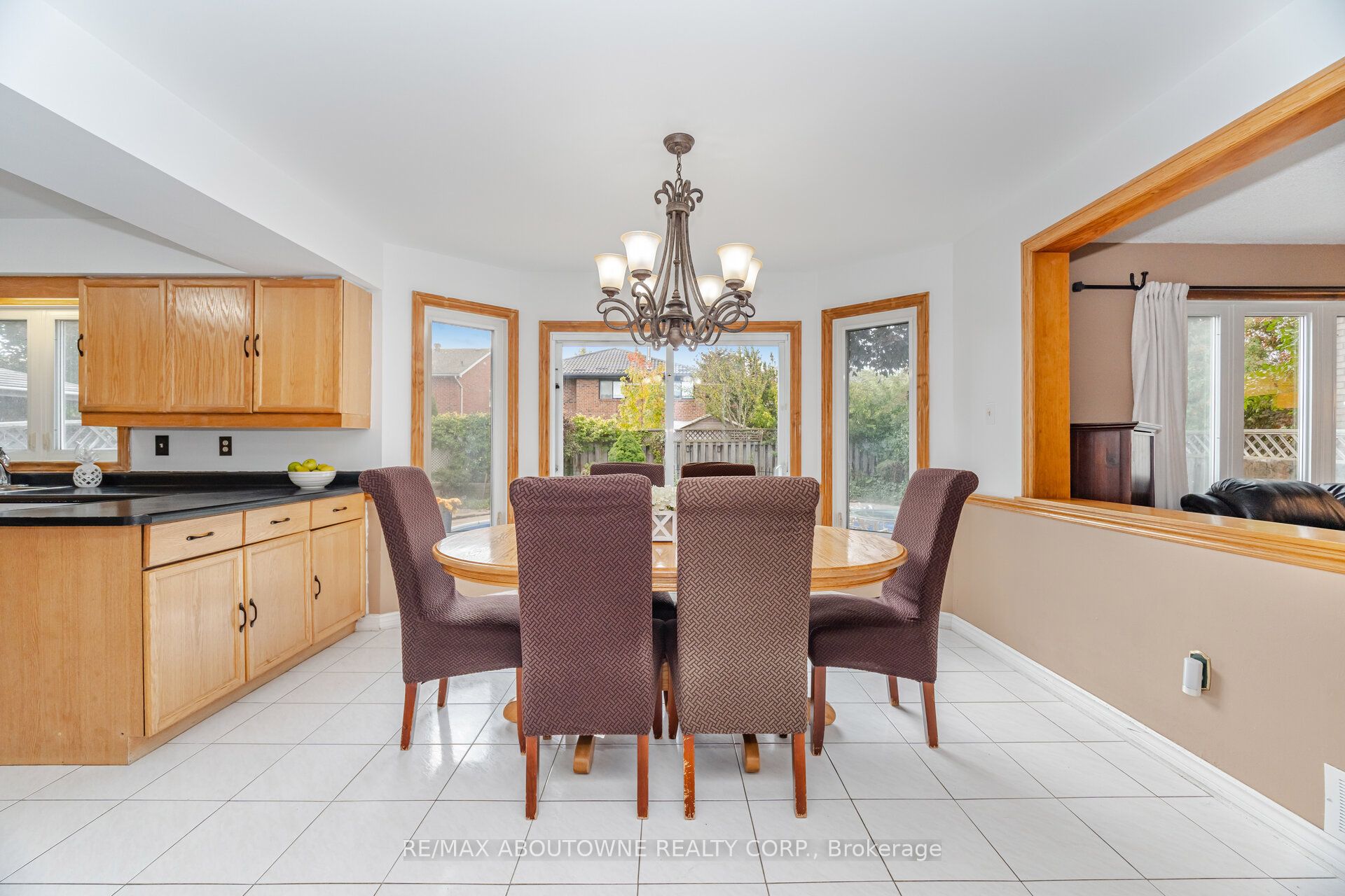3704 Ketchum Court, Mississauga ‣ W12480590 3704 Ketchum Court, Mississauga ‣ W12480590