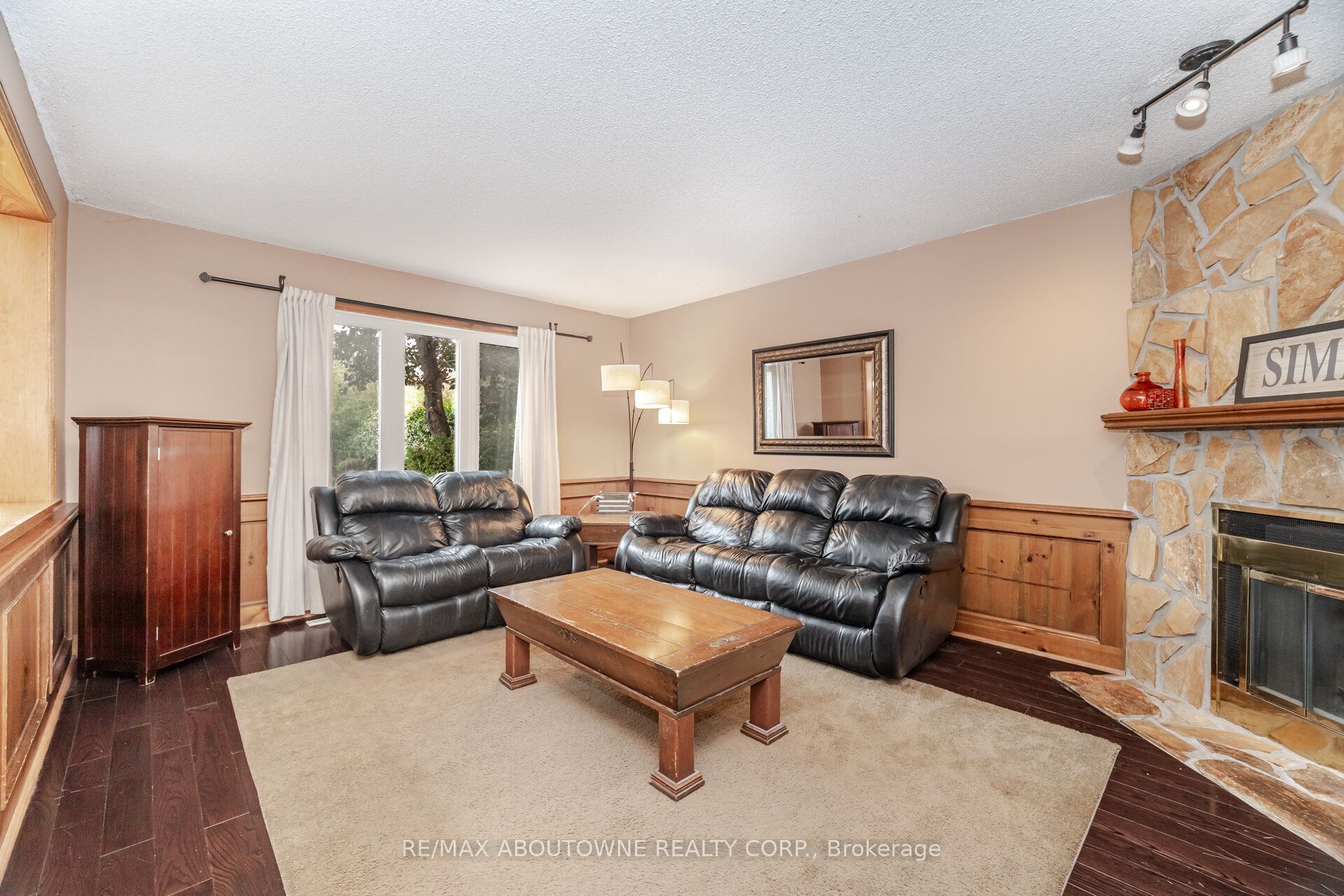 3704 Ketchum Court, Mississauga ‣ W12480590 3704 Ketchum Court, Mississauga ‣ W12480590