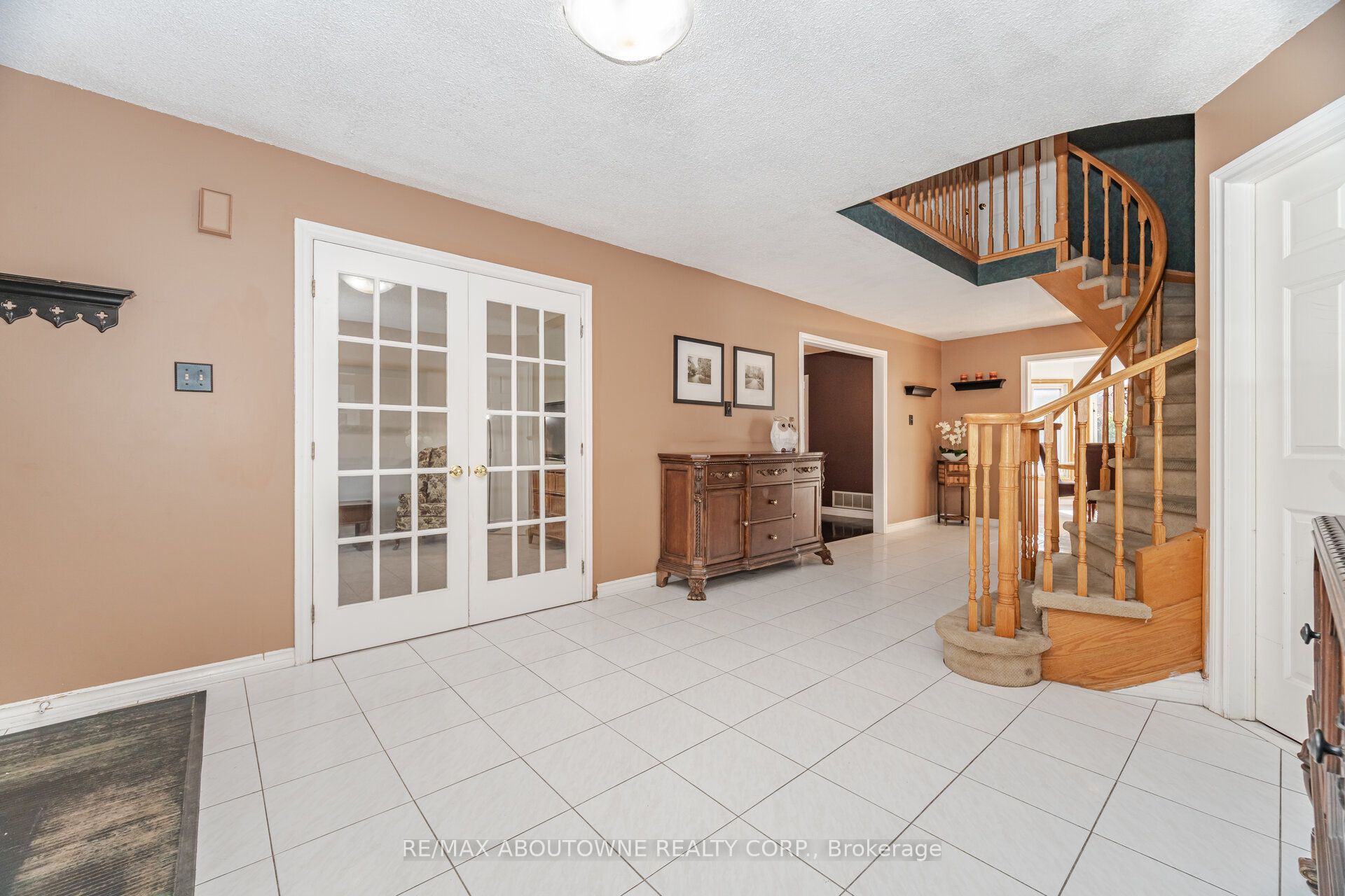 3704 Ketchum Court, Mississauga ‣ W12480590 3704 Ketchum Court, Mississauga ‣ W12480590