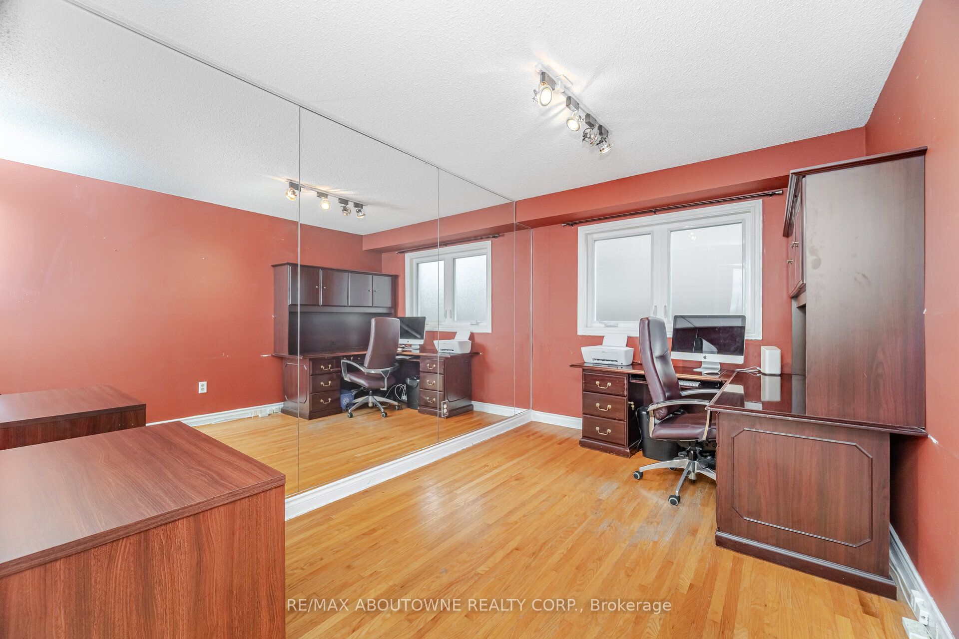3704 Ketchum Court, Mississauga ‣ W12480590 3704 Ketchum Court, Mississauga ‣ W12480590