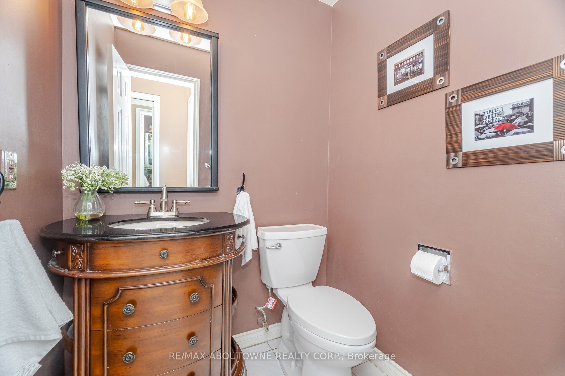 3704 Ketchum Court, Mississauga ‣ W12480590 3704 Ketchum Court, Mississauga ‣ W12480590