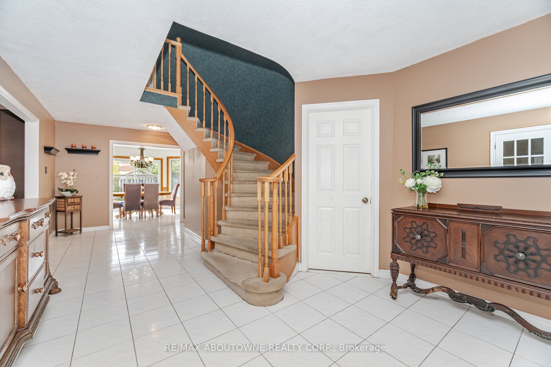 3704 Ketchum Court, Mississauga ‣ W12480590 3704 Ketchum Court, Mississauga ‣ W12480590