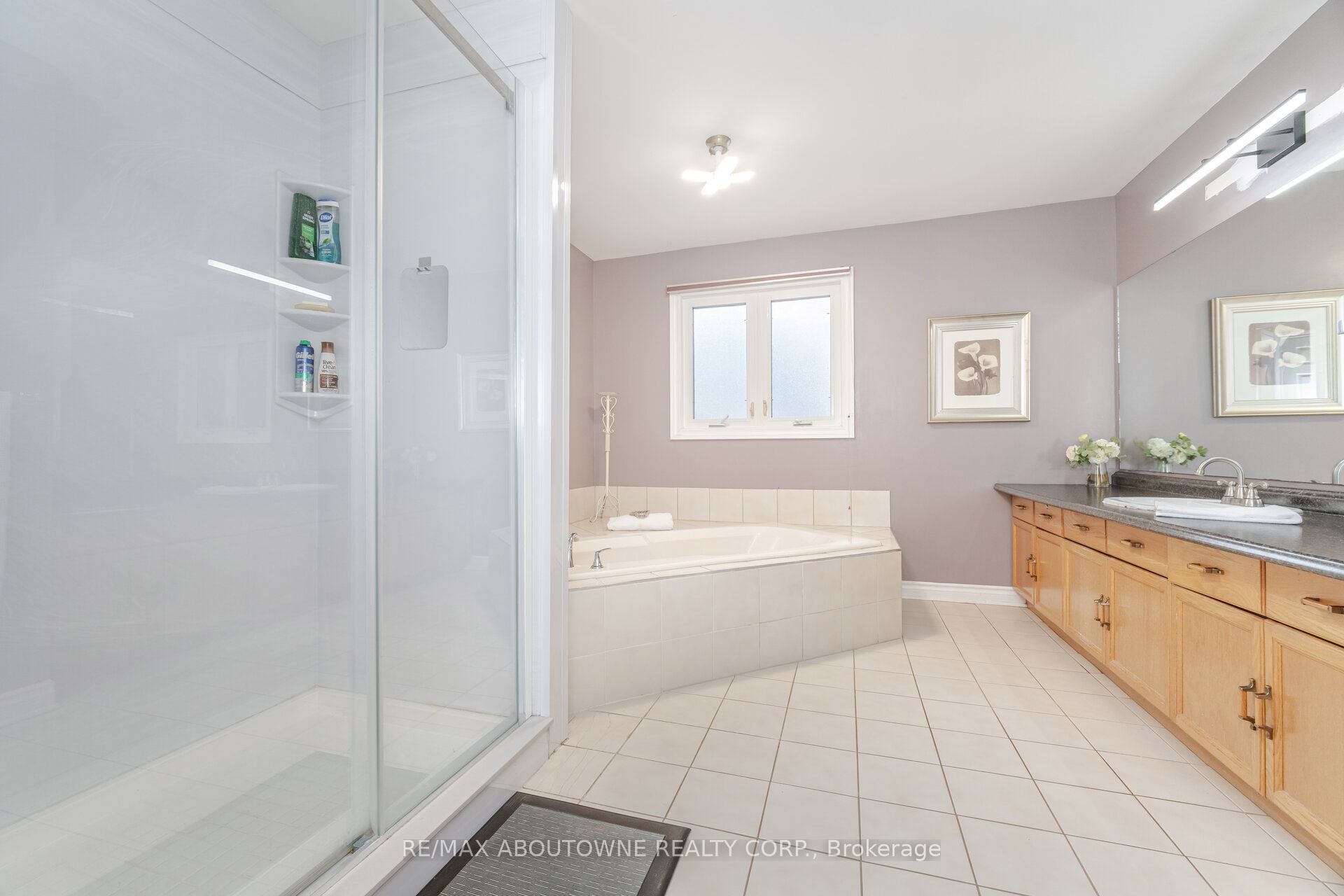 3704 Ketchum Court, Mississauga ‣ W12480590 3704 Ketchum Court, Mississauga ‣ W12480590