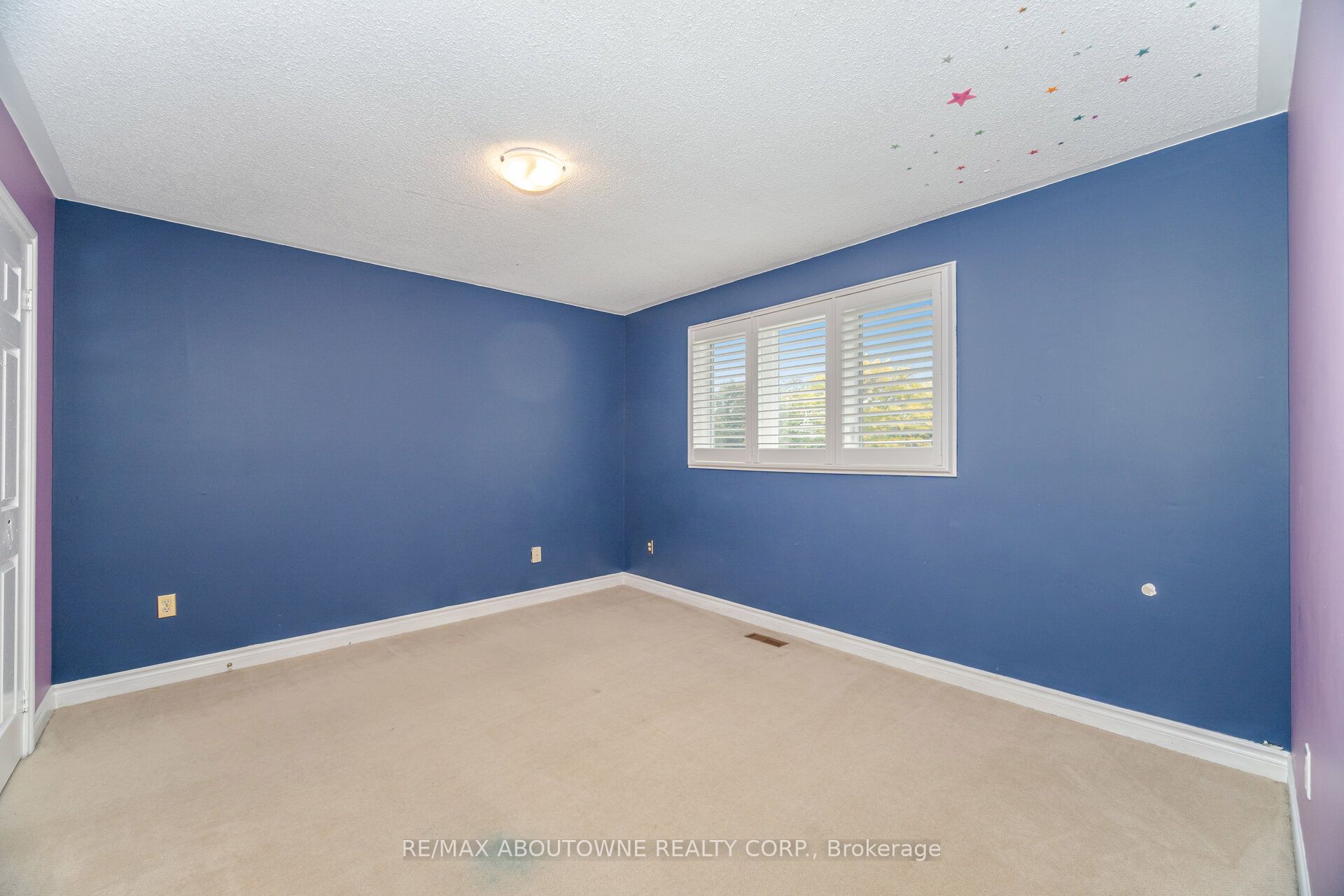 3704 Ketchum Court, Mississauga ‣ W12480590 3704 Ketchum Court, Mississauga ‣ W12480590