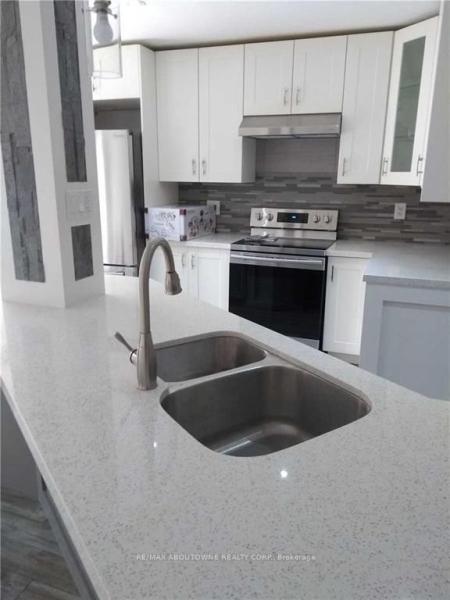 2502 Postmaster Drive, Oakville