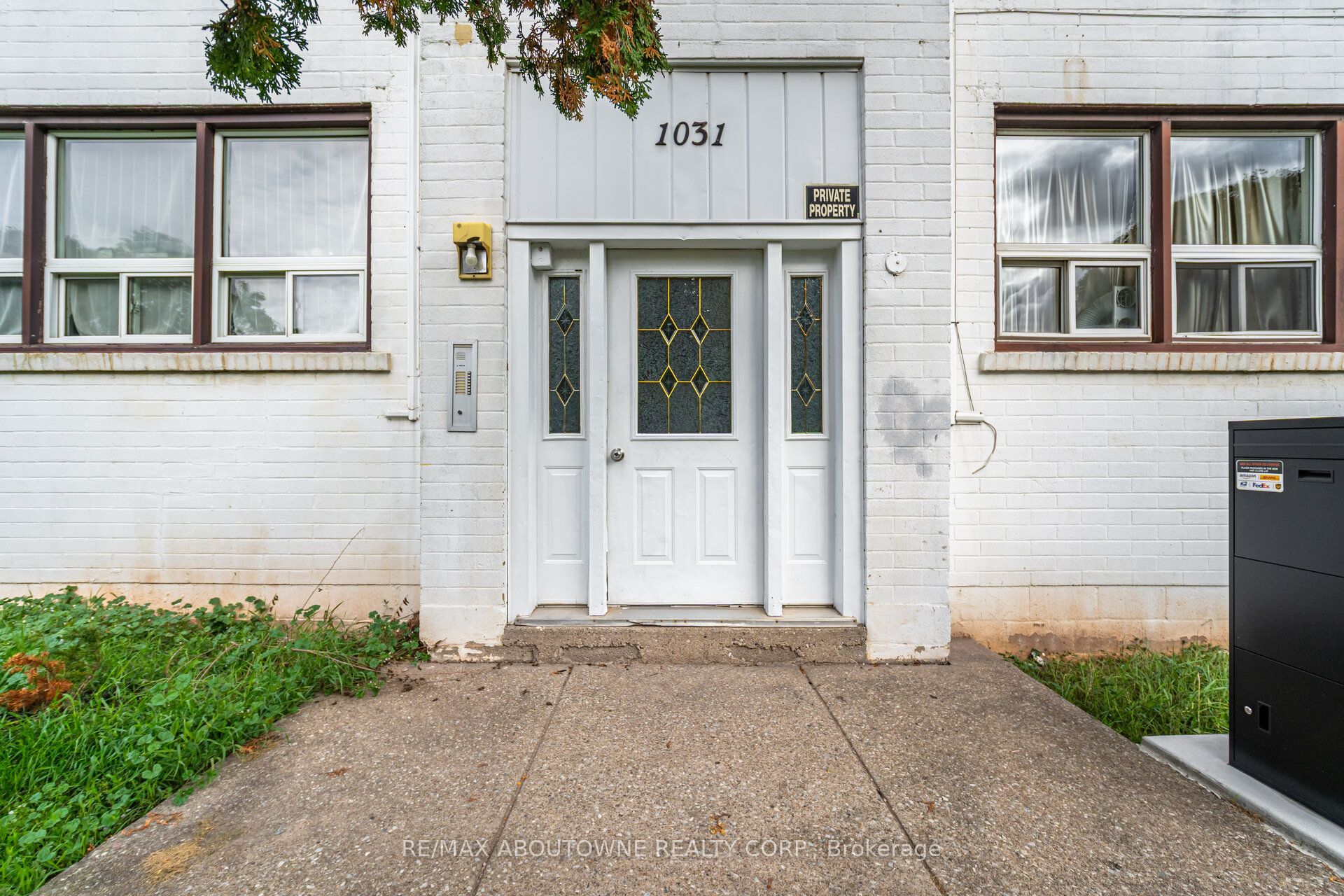 1031 Churchill Avenue, Oakville ‣ W12482483 1031 Churchill Avenue, Oakville ‣ W12482483