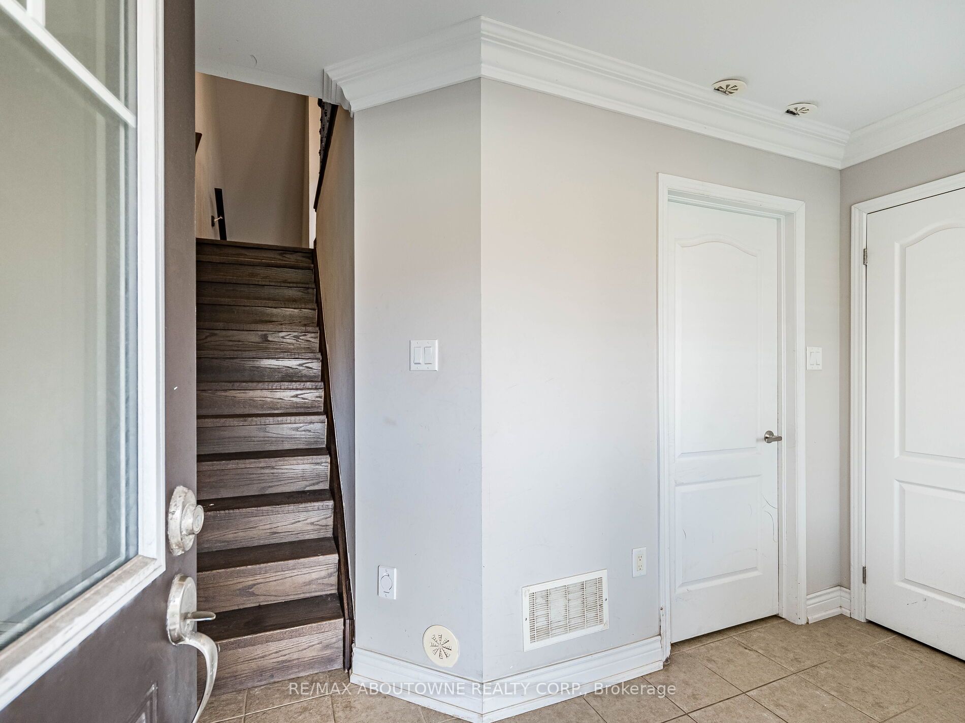 6020 Derry Road, Milton ‣ W12482723 6020 Derry Road, Milton ‣ W12482723