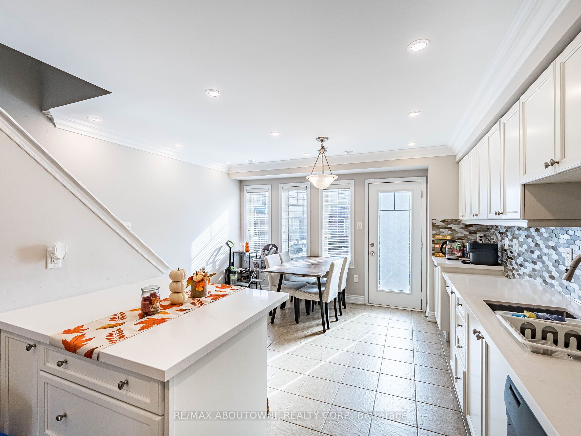 6020 Derry Road, Milton ‣ W12482723 6020 Derry Road, Milton ‣ W12482723