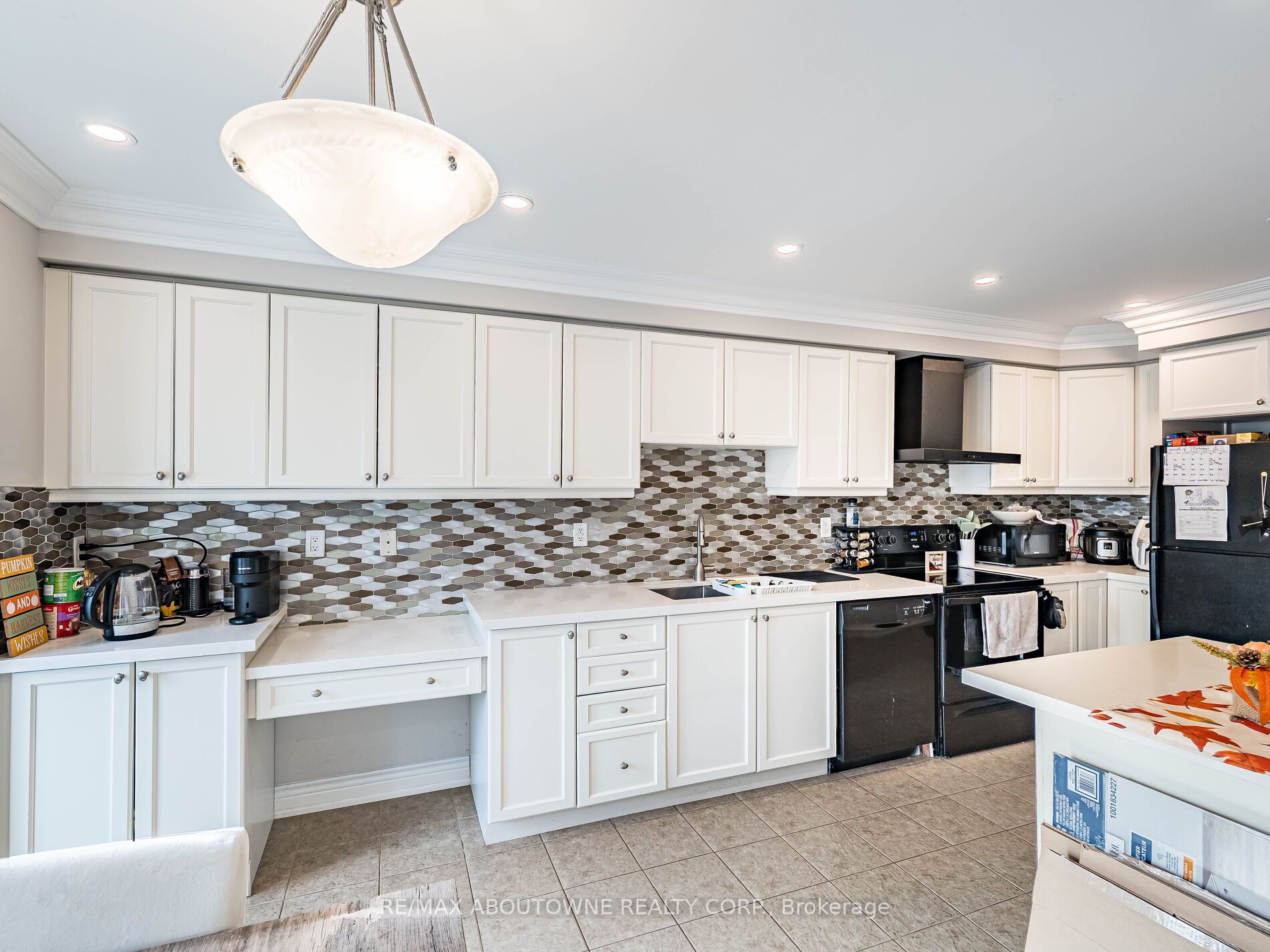 6020 Derry Road, Milton ‣ W12482723 6020 Derry Road, Milton ‣ W12482723