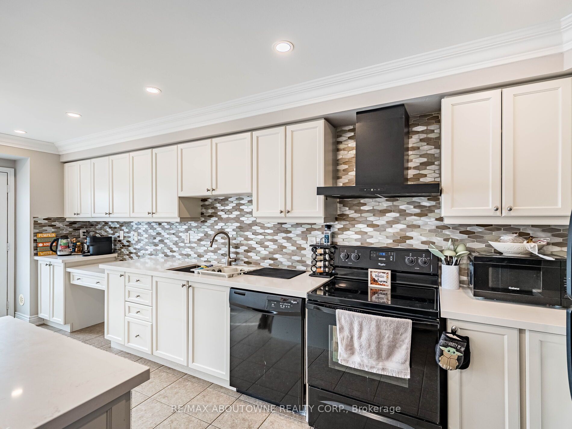 6020 Derry Road, Milton ‣ W12482723 6020 Derry Road, Milton ‣ W12482723