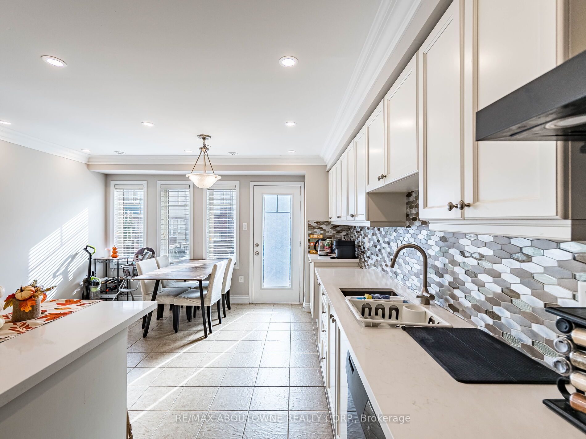 6020 Derry Road, Milton ‣ W12482723 6020 Derry Road, Milton ‣ W12482723