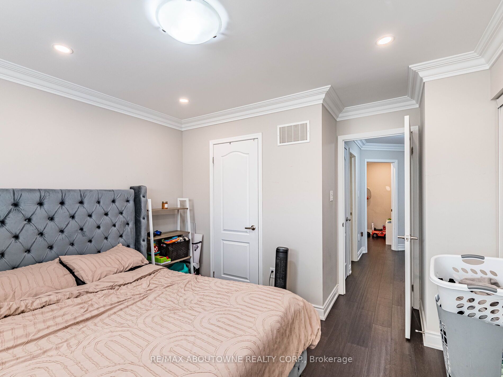 6020 Derry Road, Milton ‣ W12482723 6020 Derry Road, Milton ‣ W12482723