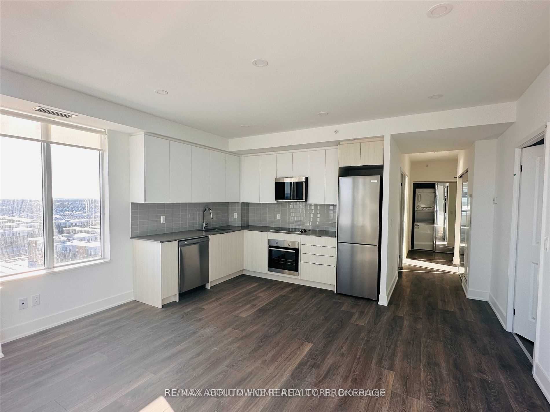 13 – 2489 Taunton Road, Oakville ‣ W12484941 13 – 2489 Taunton Road, Oakville ‣ W12484941