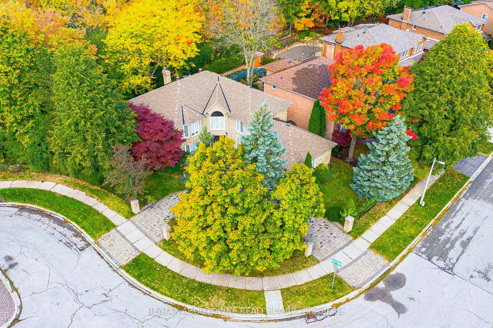 1248 Old Colony Road, Oakville ‣ W12485195 1248 Old Colony Road, Oakville ‣ W12485195