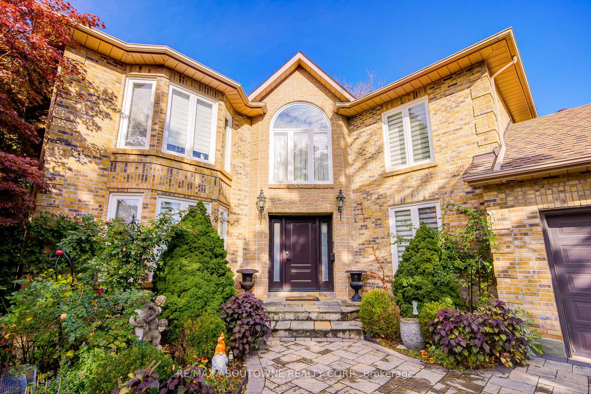 1248 Old Colony Road, Oakville ‣ W12485195 1248 Old Colony Road, Oakville ‣ W12485195